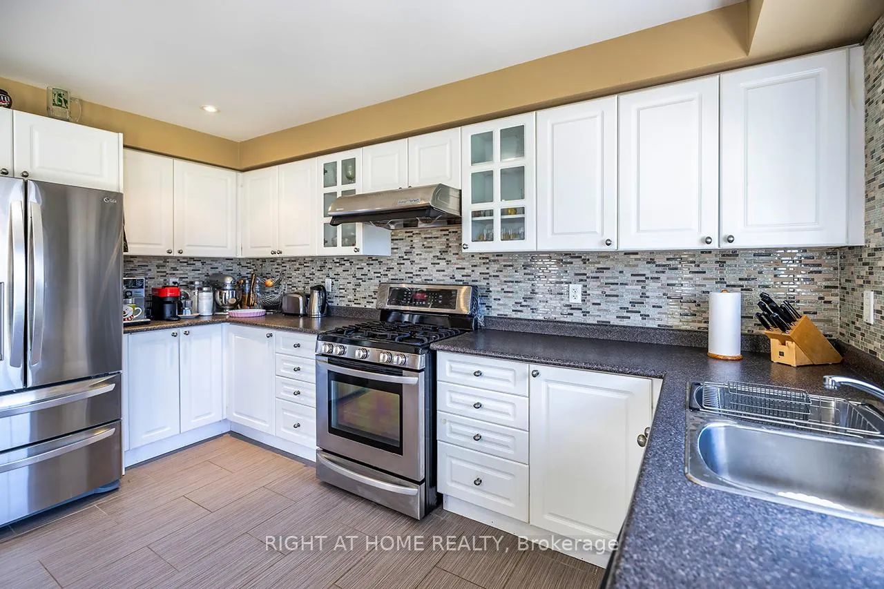 Photo 6 of 30 Mcnicol Crescent, Ajax, Northeast Ajax — HOMEH