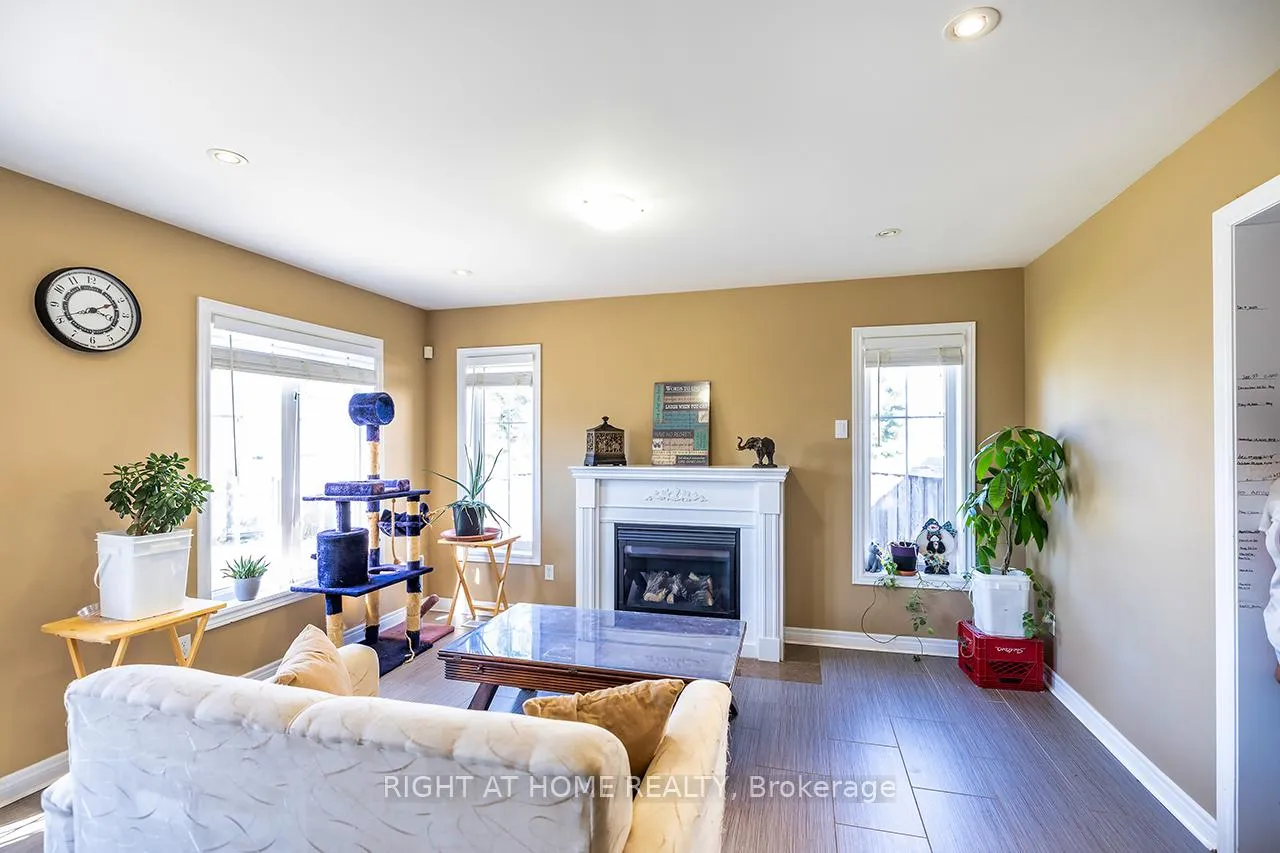 Photo 8 of 30 Mcnicol Crescent, Ajax, Northeast Ajax — HOMEH