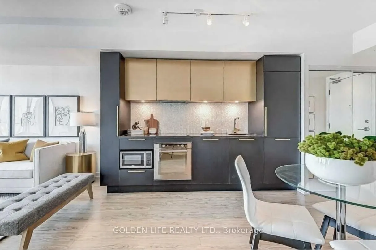 Photo 6 of Unit 3310, 85 Wood Street, Toronto, Church-Yonge Corridor — HOMEH