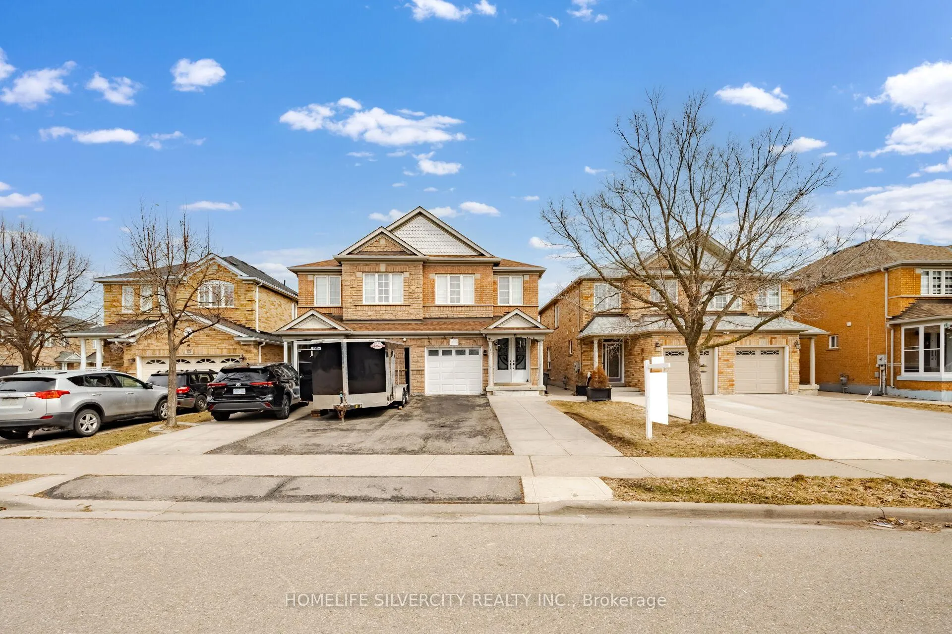 Photo 3 of 67 Sweet Clover Crescent, Brampton, Sandringham-Wellington — HOMEH
