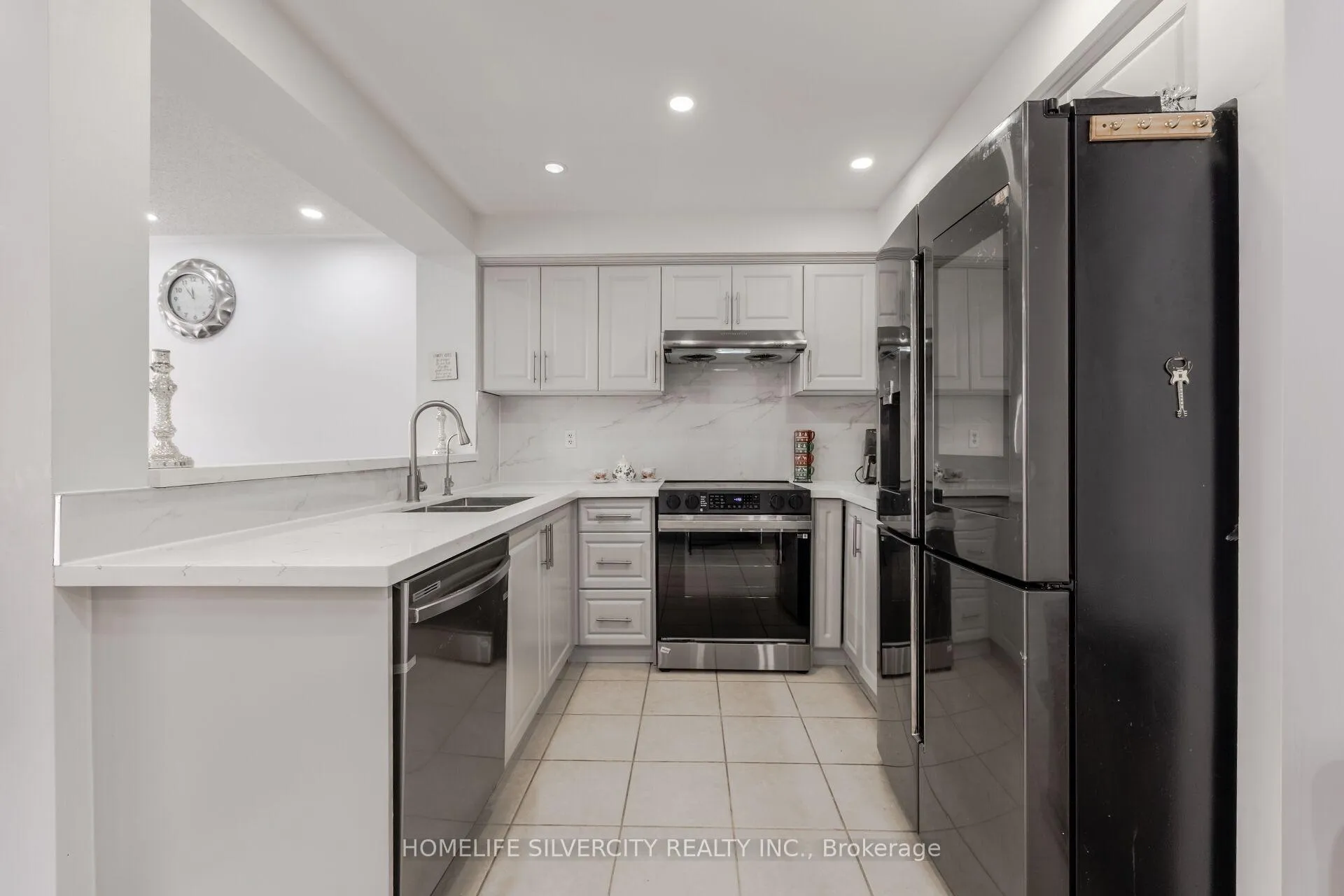 Photo 14 of 67 Sweet Clover Crescent, Brampton, Sandringham-Wellington — HOMEH
