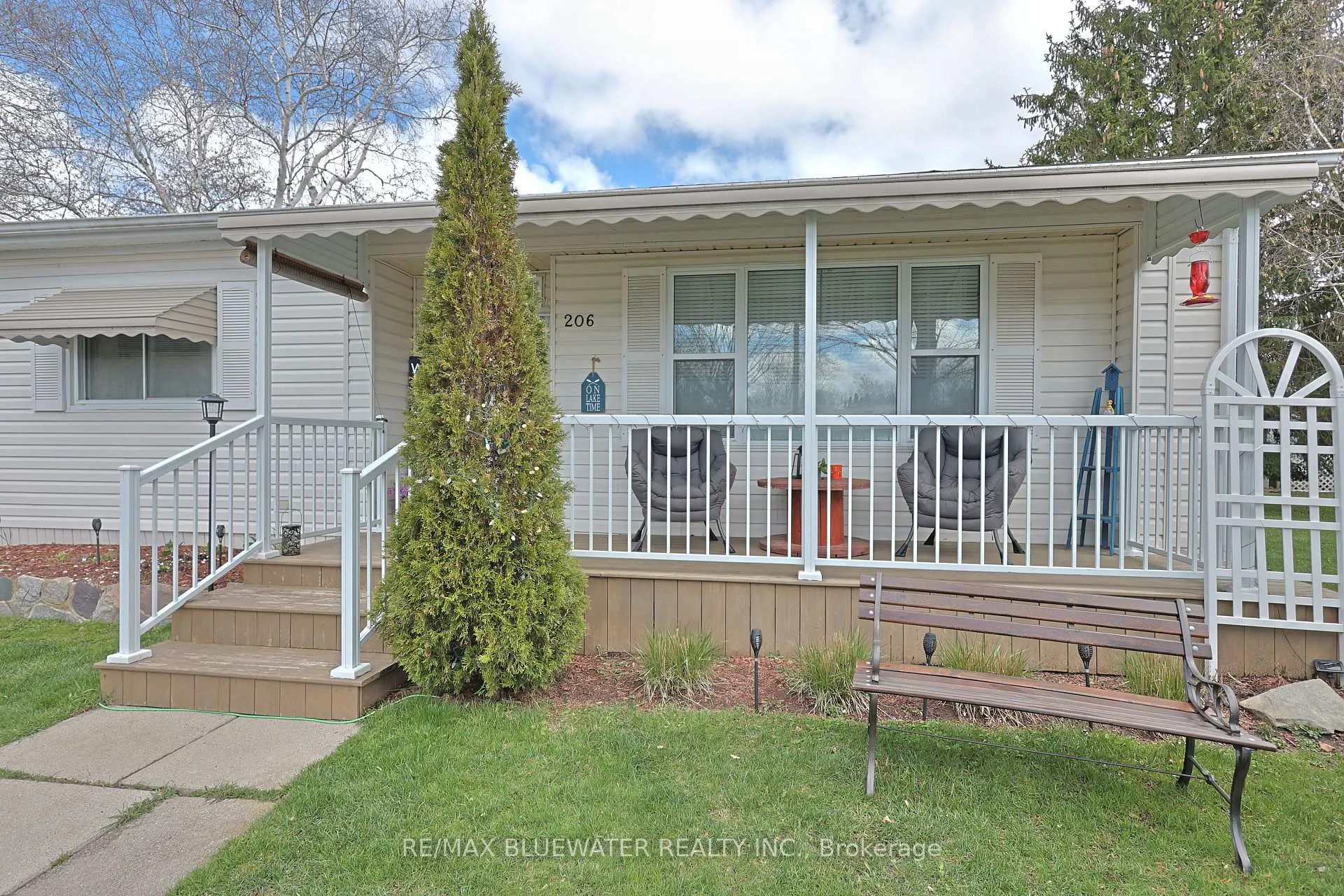 Photo 4 of 206 Biltmore Drive, South Huron, Stephen — HOMEH