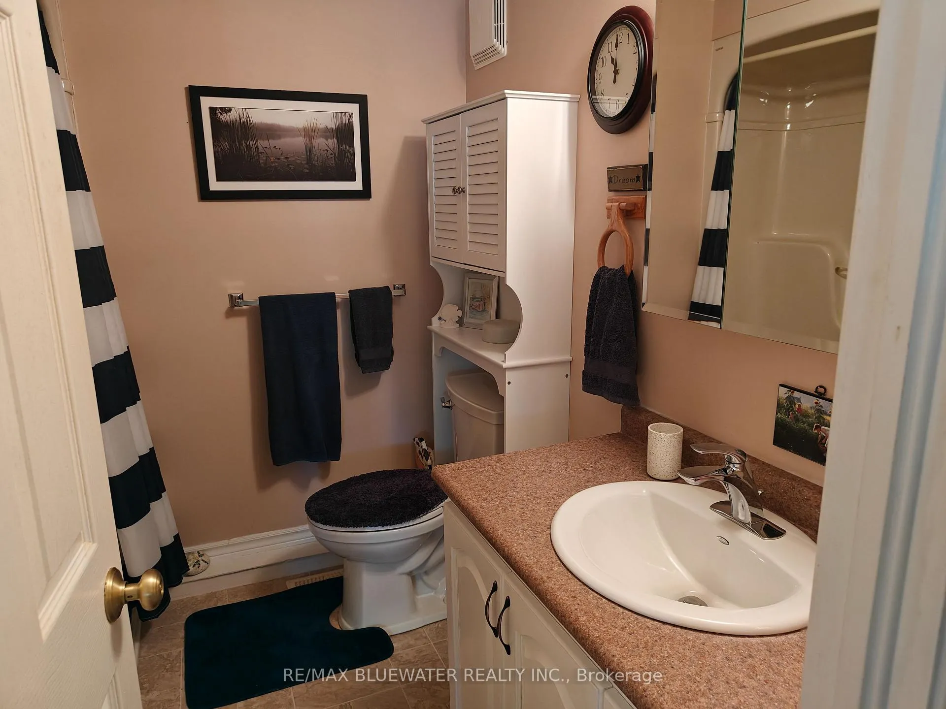 Photo 12 of 206 Biltmore Drive, South Huron, Stephen — HOMEH