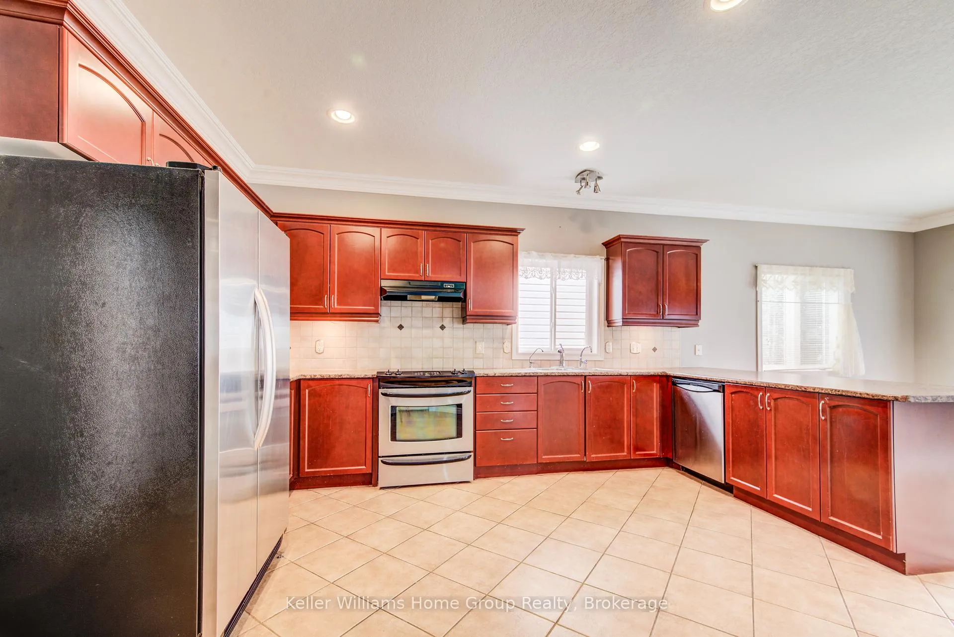 Photo 10 of 8 Price Street, Guelph, Victoria North — HOMEH