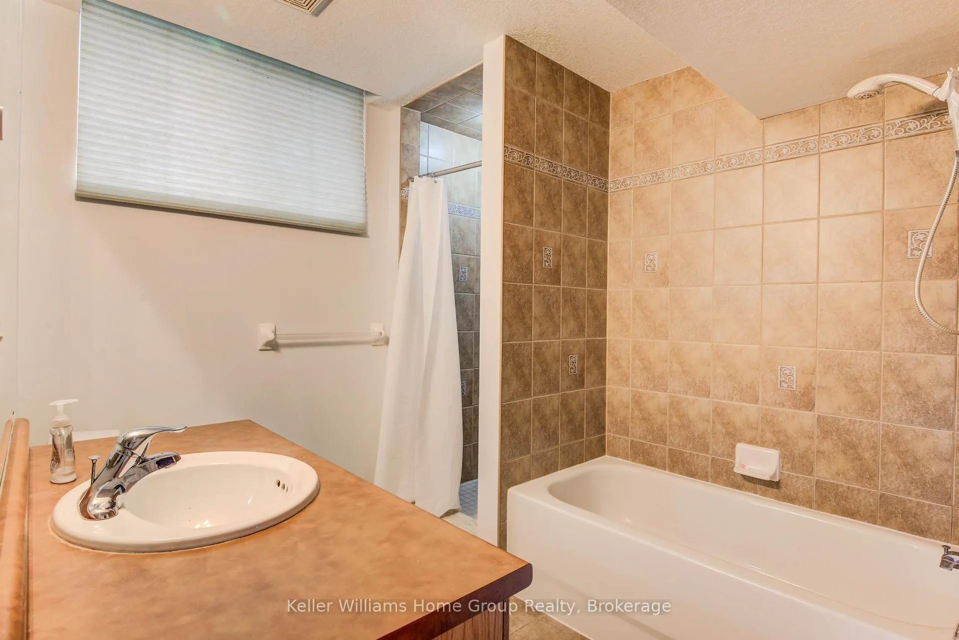 Photo 42 of 8 Price Street, Guelph, Victoria North — HOMEH