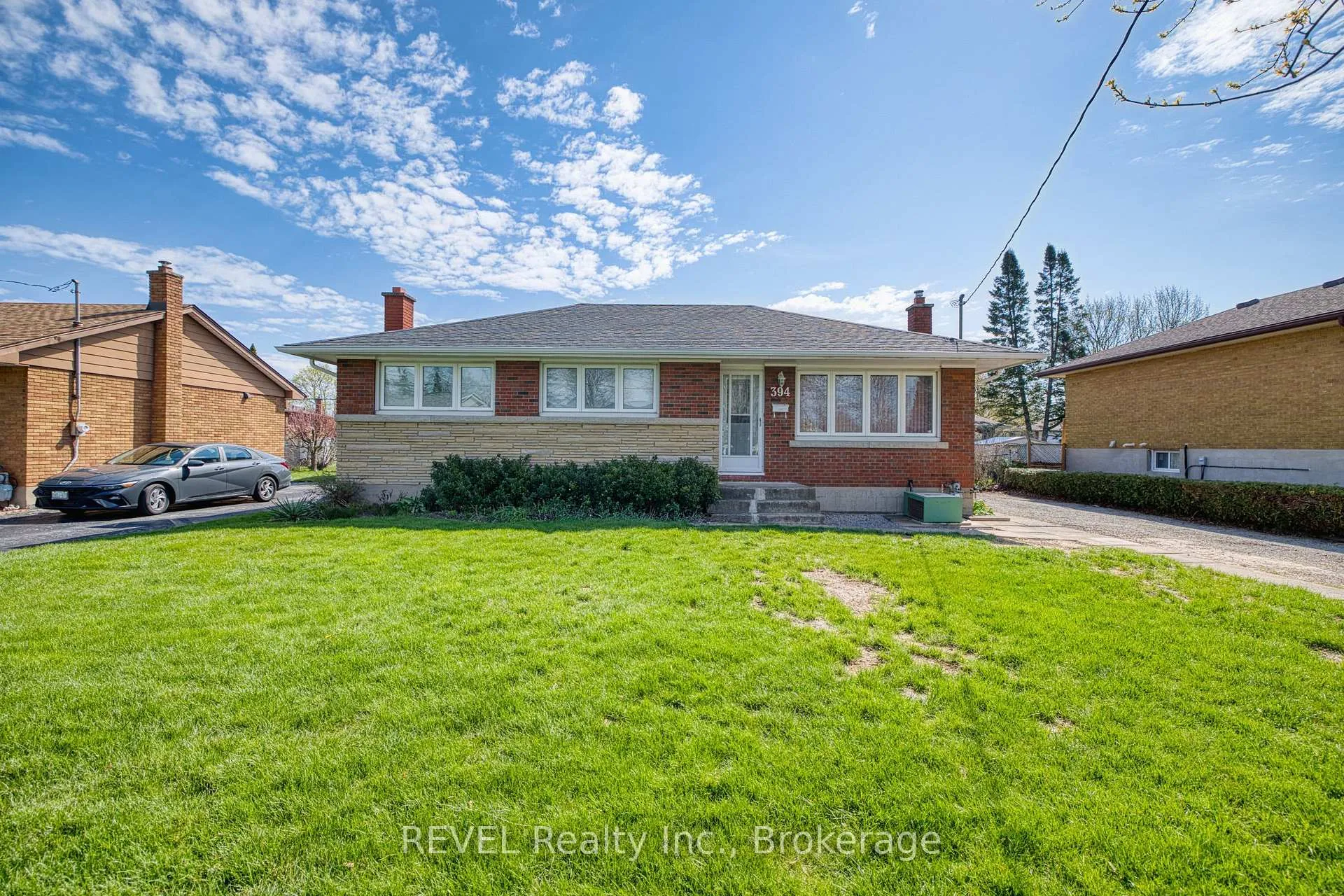 Photo 1 of 394 Grantham Avenue, St. Catharines, Carlton/Bunting — HOMEH
