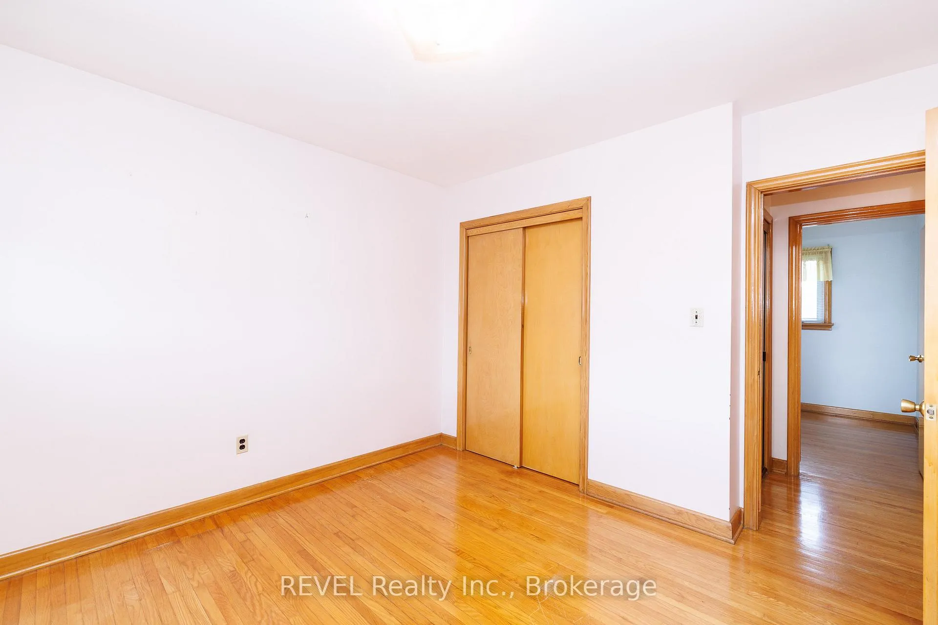 Photo 12 of 394 Grantham Avenue, St. Catharines, Carlton/Bunting — HOMEH