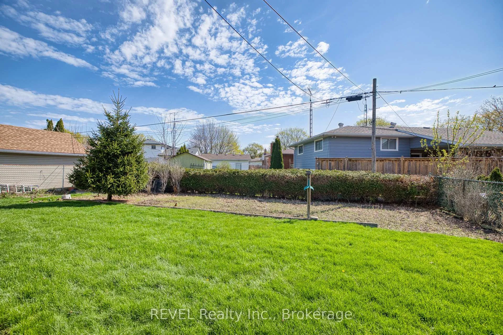 Photo 23 of 394 Grantham Avenue, St. Catharines, Carlton/Bunting — HOMEH