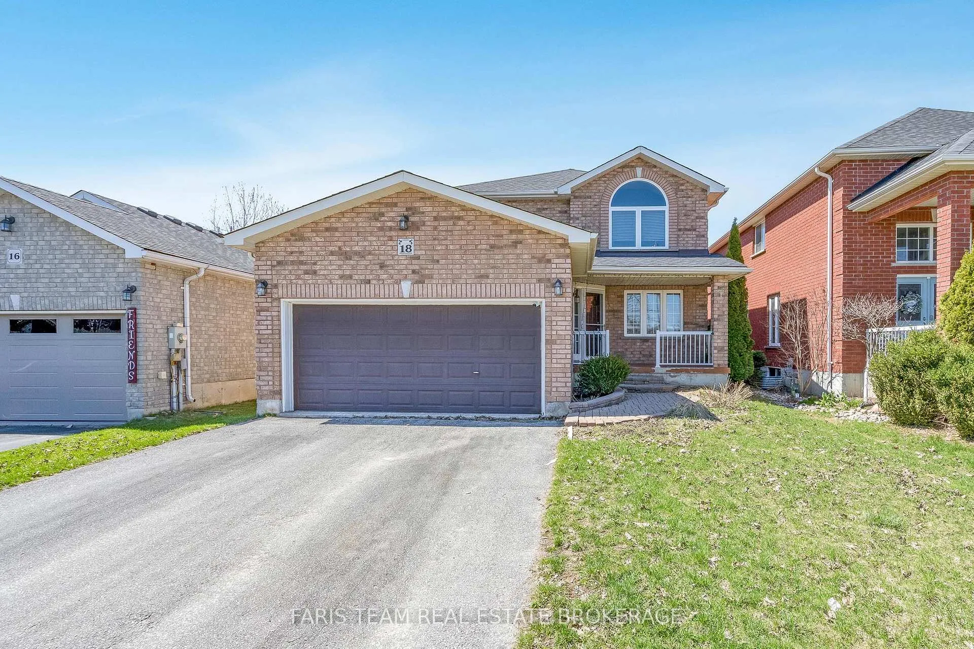 Photo 1 of 18 Balmoral Place, Barrie, Innis-Shore — HOMEH