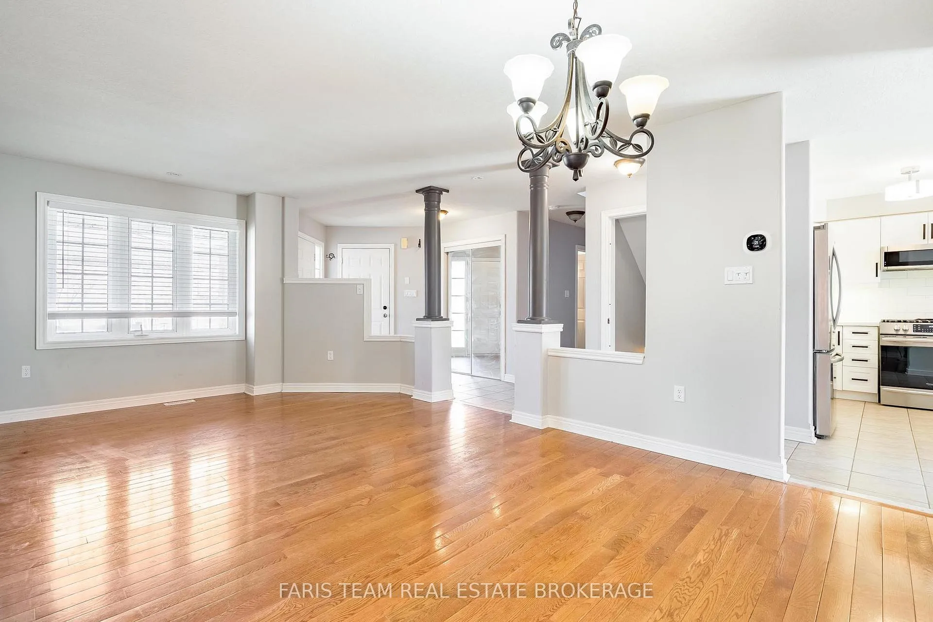 Photo 13 of 18 Balmoral Place, Barrie, Innis-Shore — HOMEH
