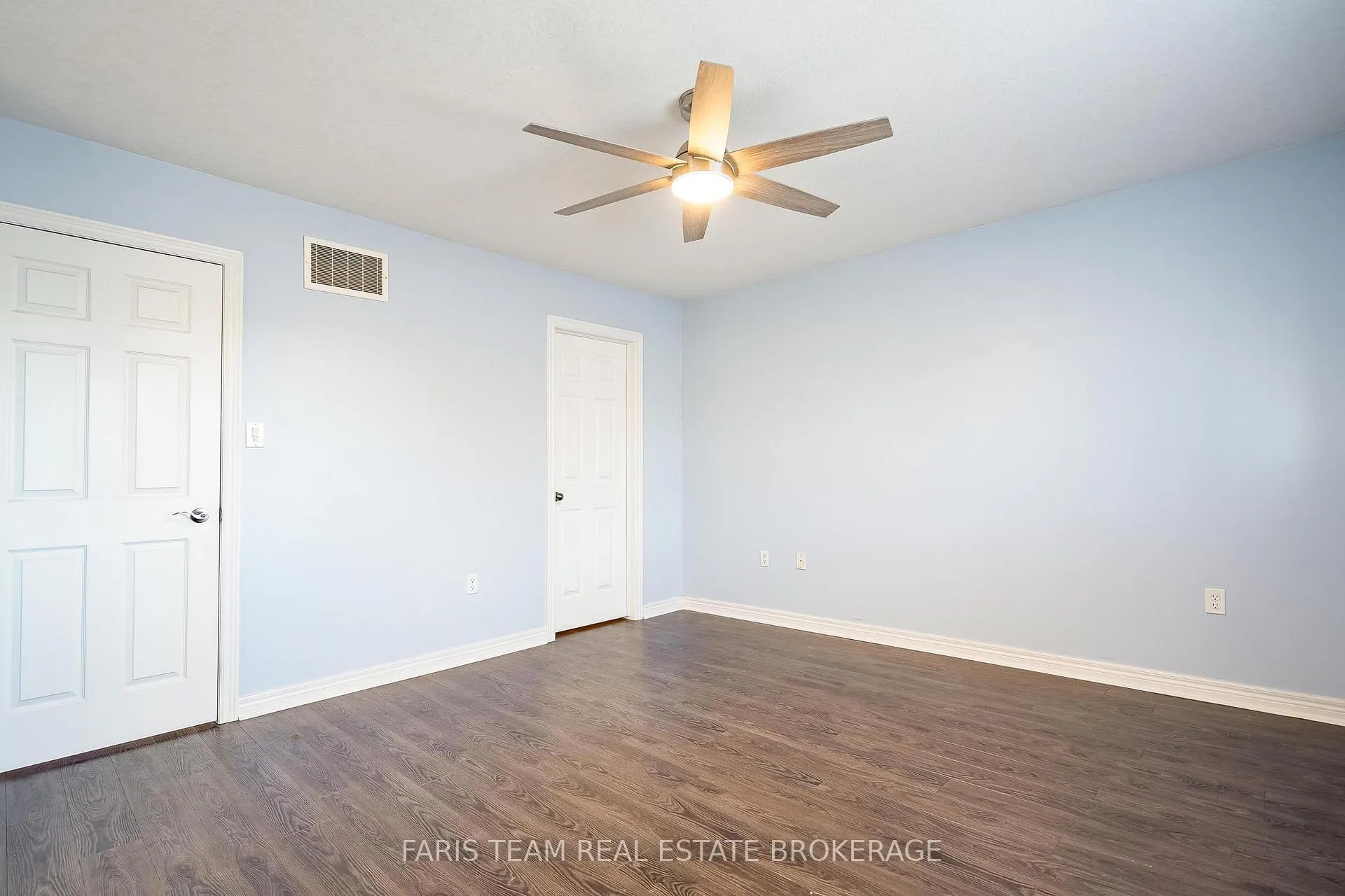 Photo 20 of 18 Balmoral Place, Barrie, Innis-Shore — HOMEH