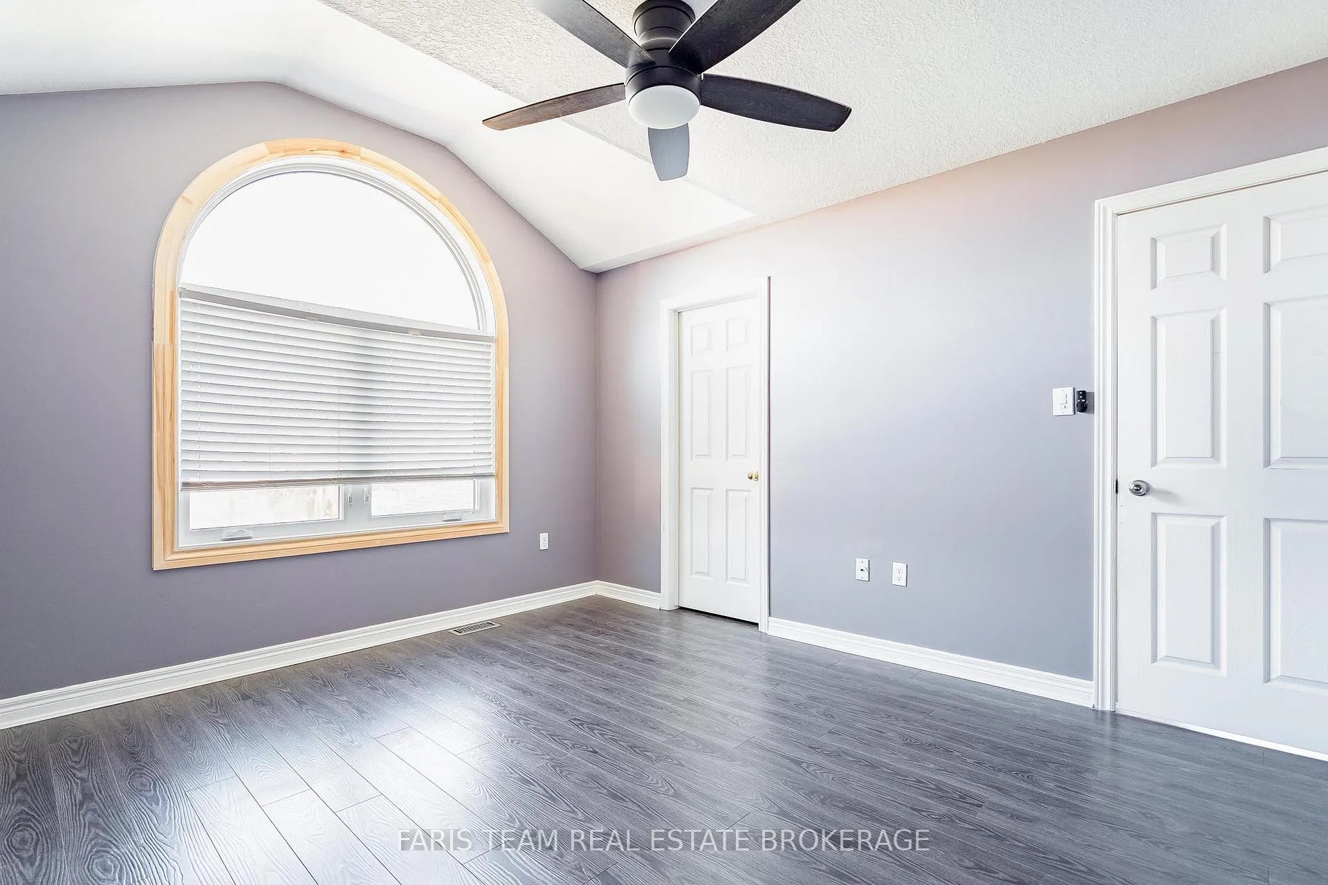 Photo 24 of 18 Balmoral Place, Barrie, Innis-Shore — HOMEH