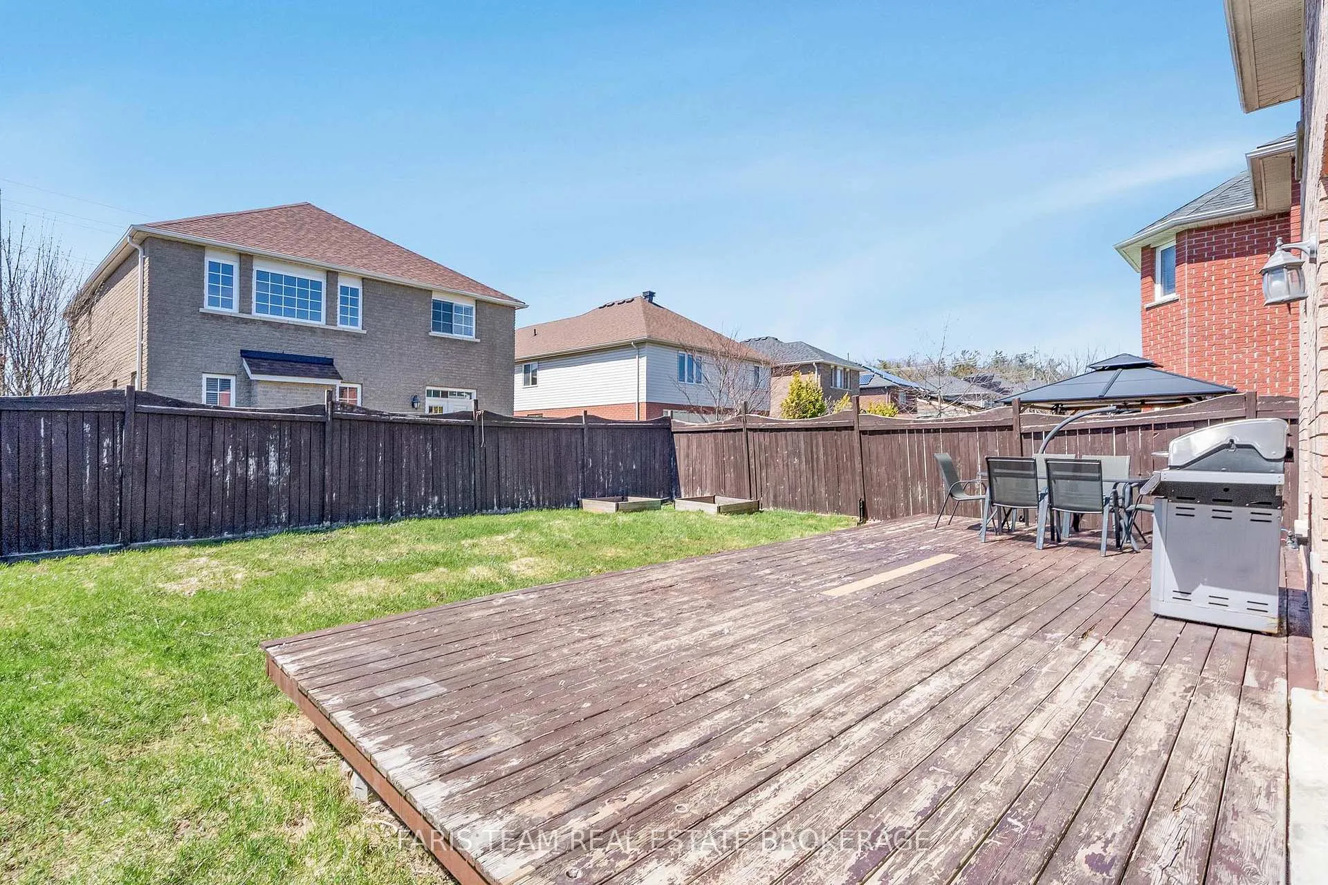 Photo 37 of 18 Balmoral Place, Barrie, Innis-Shore — HOMEH