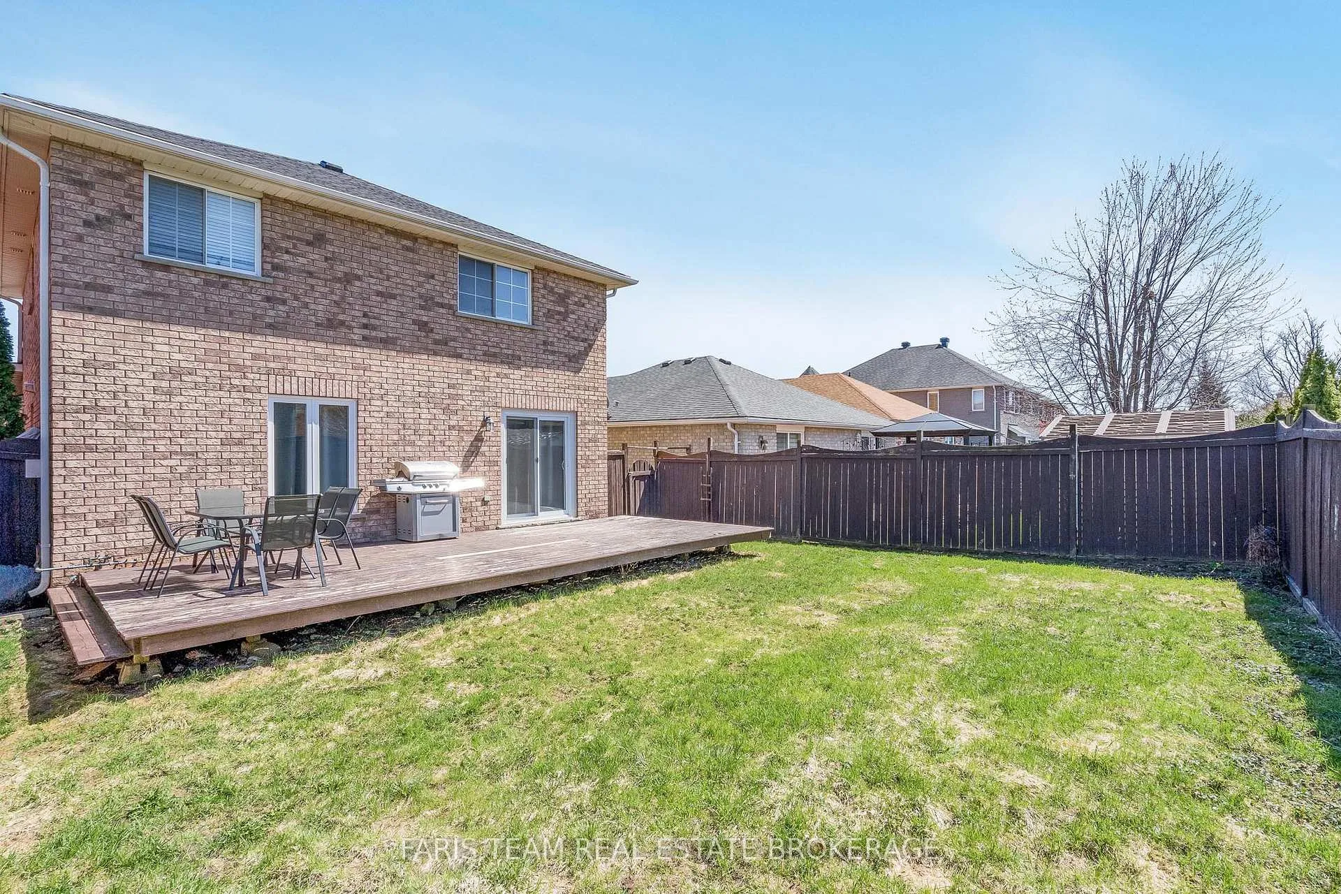 Photo 40 of 18 Balmoral Place, Barrie, Innis-Shore — HOMEH