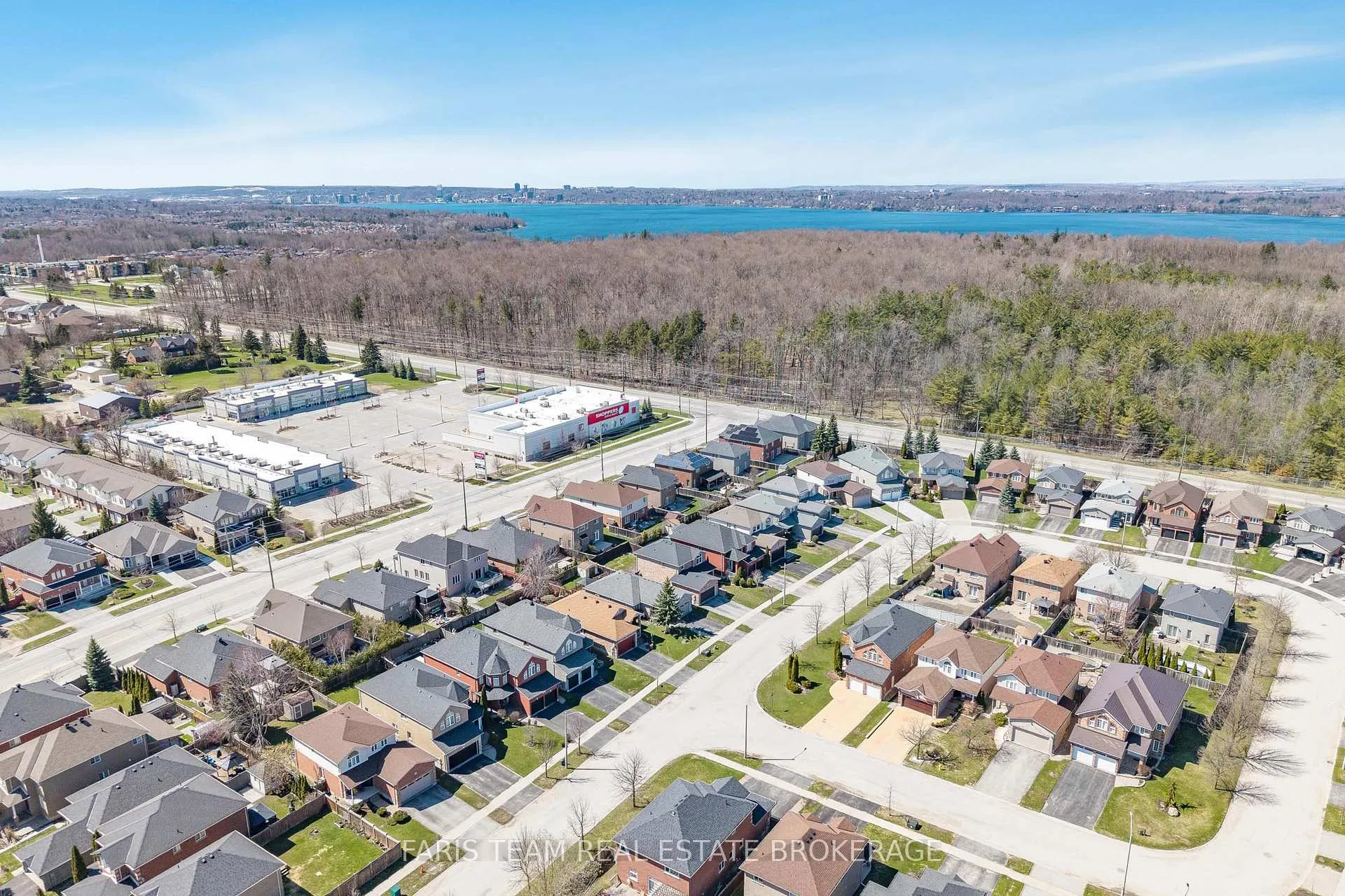 Photo 43 of 18 Balmoral Place, Barrie, Innis-Shore — HOMEH