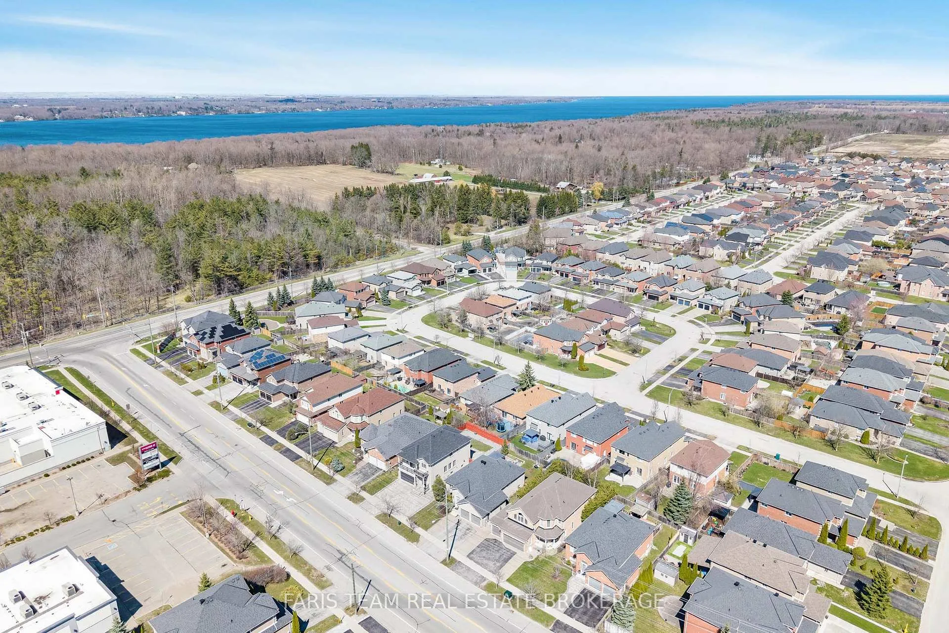 Photo 45 of 18 Balmoral Place, Barrie, Innis-Shore — HOMEH
