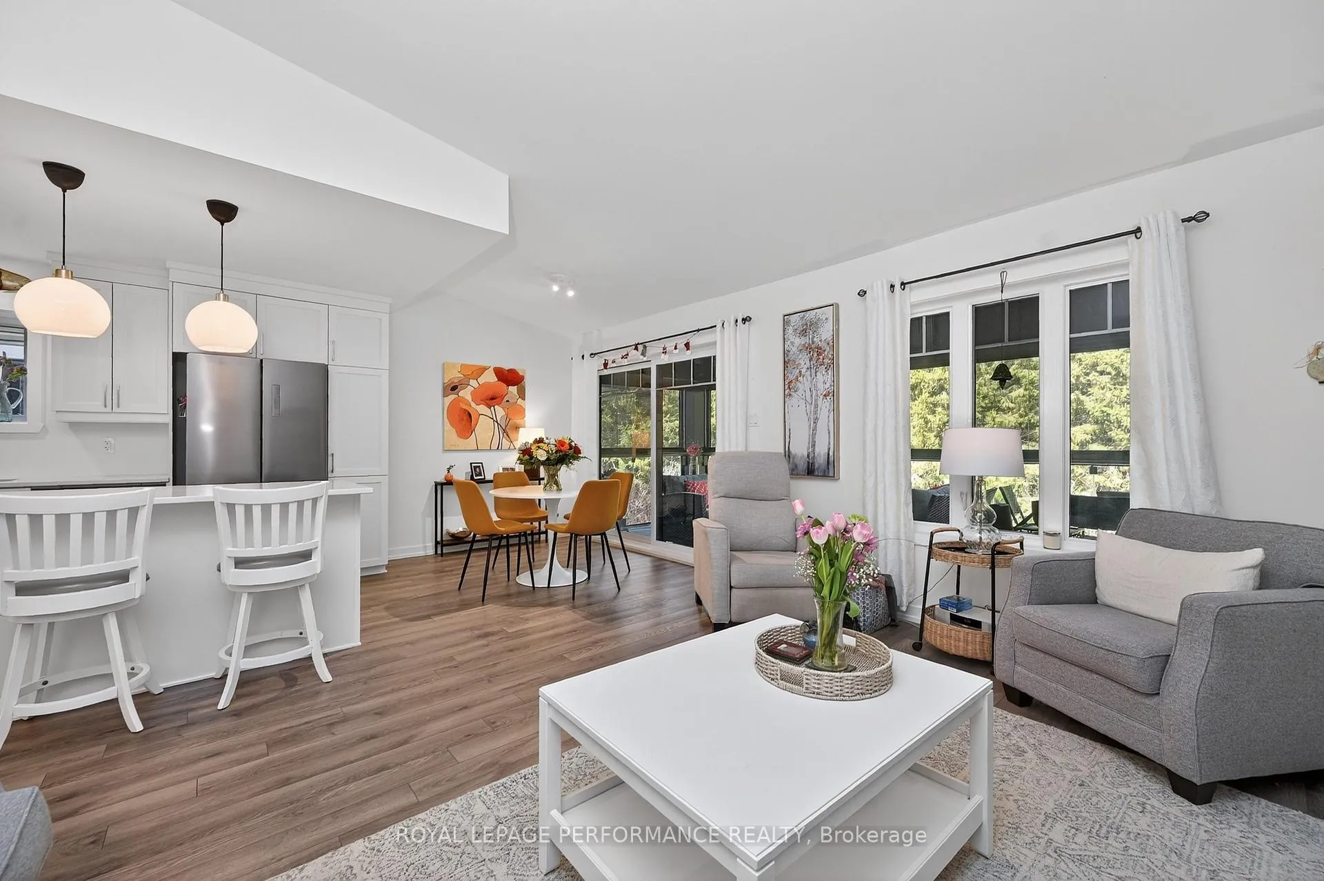 Photo 5 of Unit 202, 83 St Moritz Trail, Embrun — HOMEH