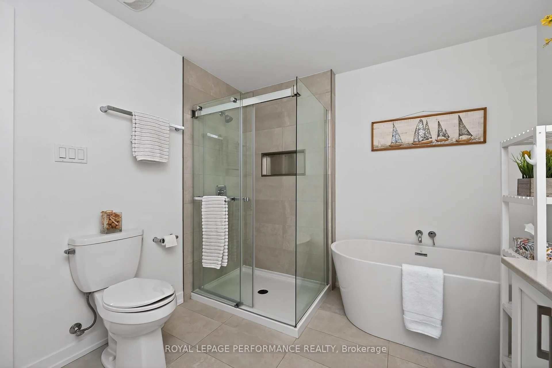 Photo 19 of Unit 202, 83 St Moritz Trail, Embrun — HOMEH