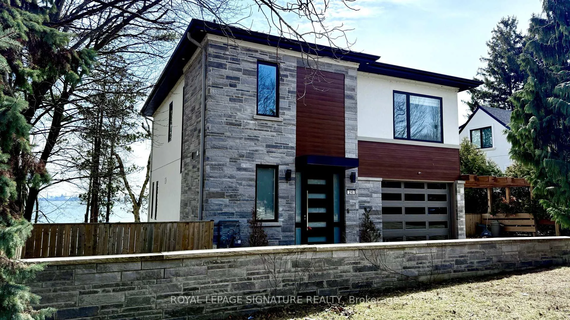 Photo 2 of 290 North Shore Boulevard E, Burlington, LaSalle — HOMEH