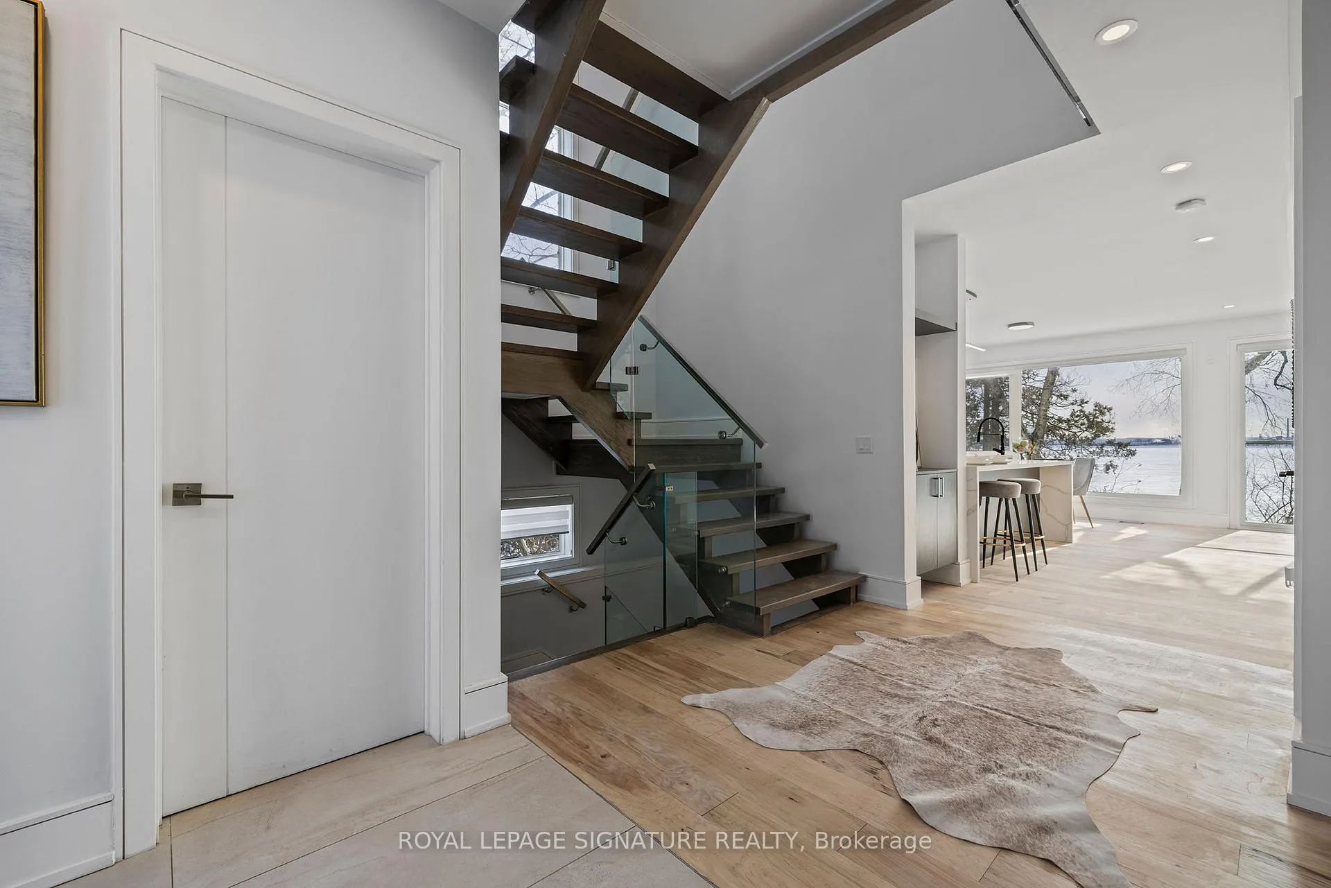 Photo 5 of 290 North Shore Boulevard E, Burlington, LaSalle — HOMEH