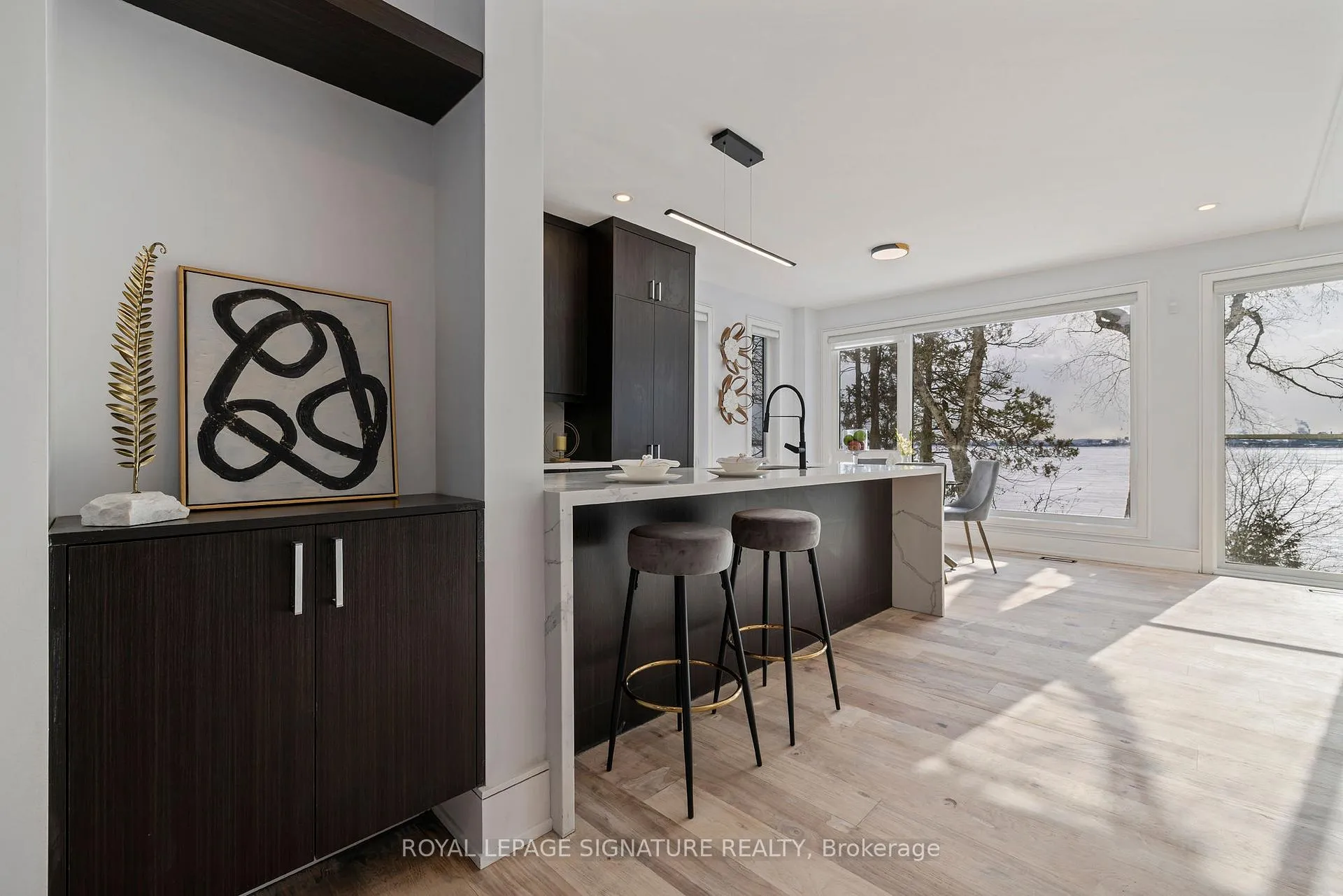 Photo 6 of 290 North Shore Boulevard E, Burlington, LaSalle — HOMEH