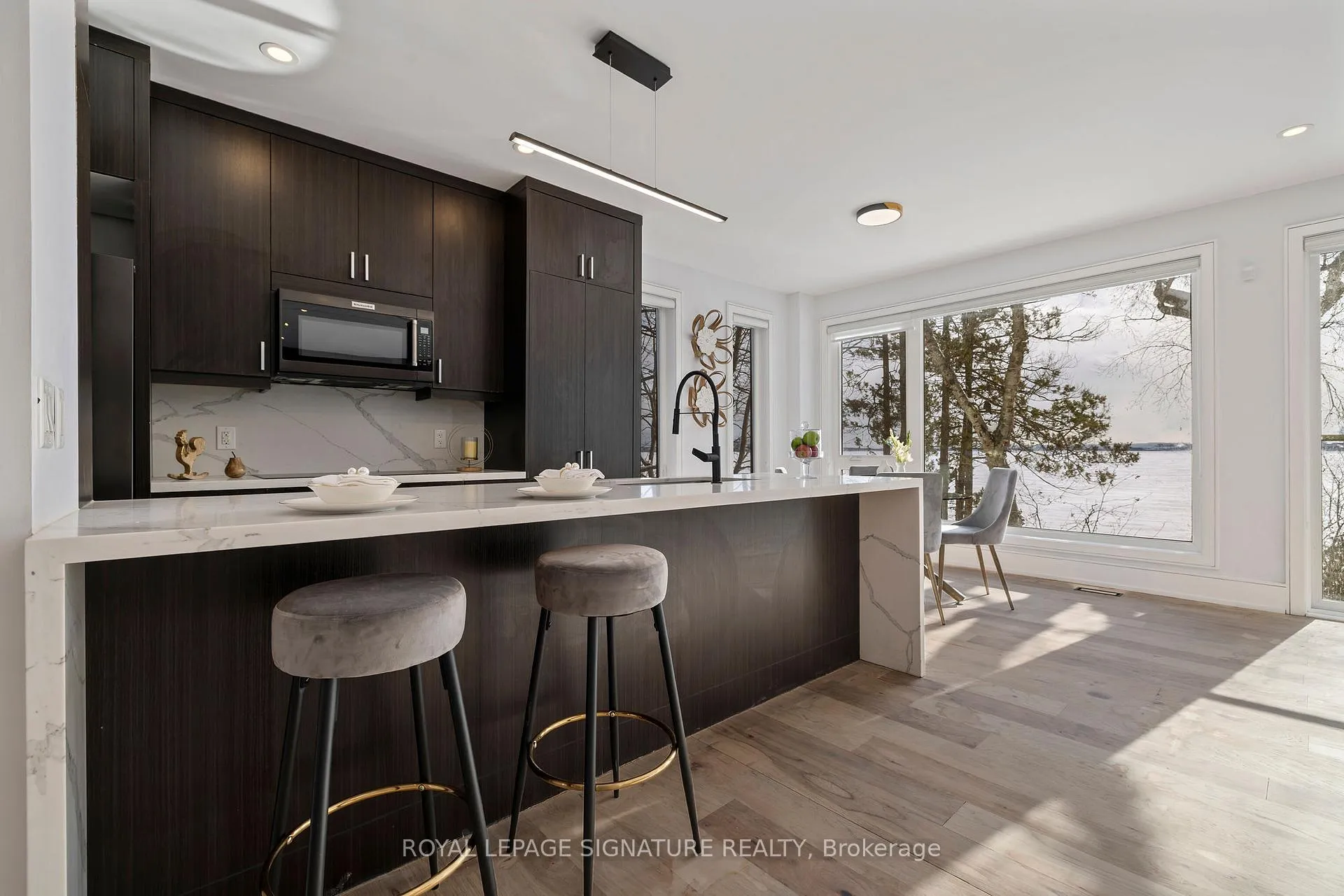 Photo 7 of 290 North Shore Boulevard E, Burlington, LaSalle — HOMEH