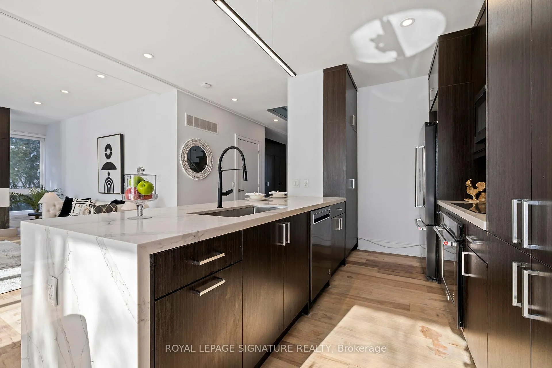 Photo 8 of 290 North Shore Boulevard E, Burlington, LaSalle — HOMEH