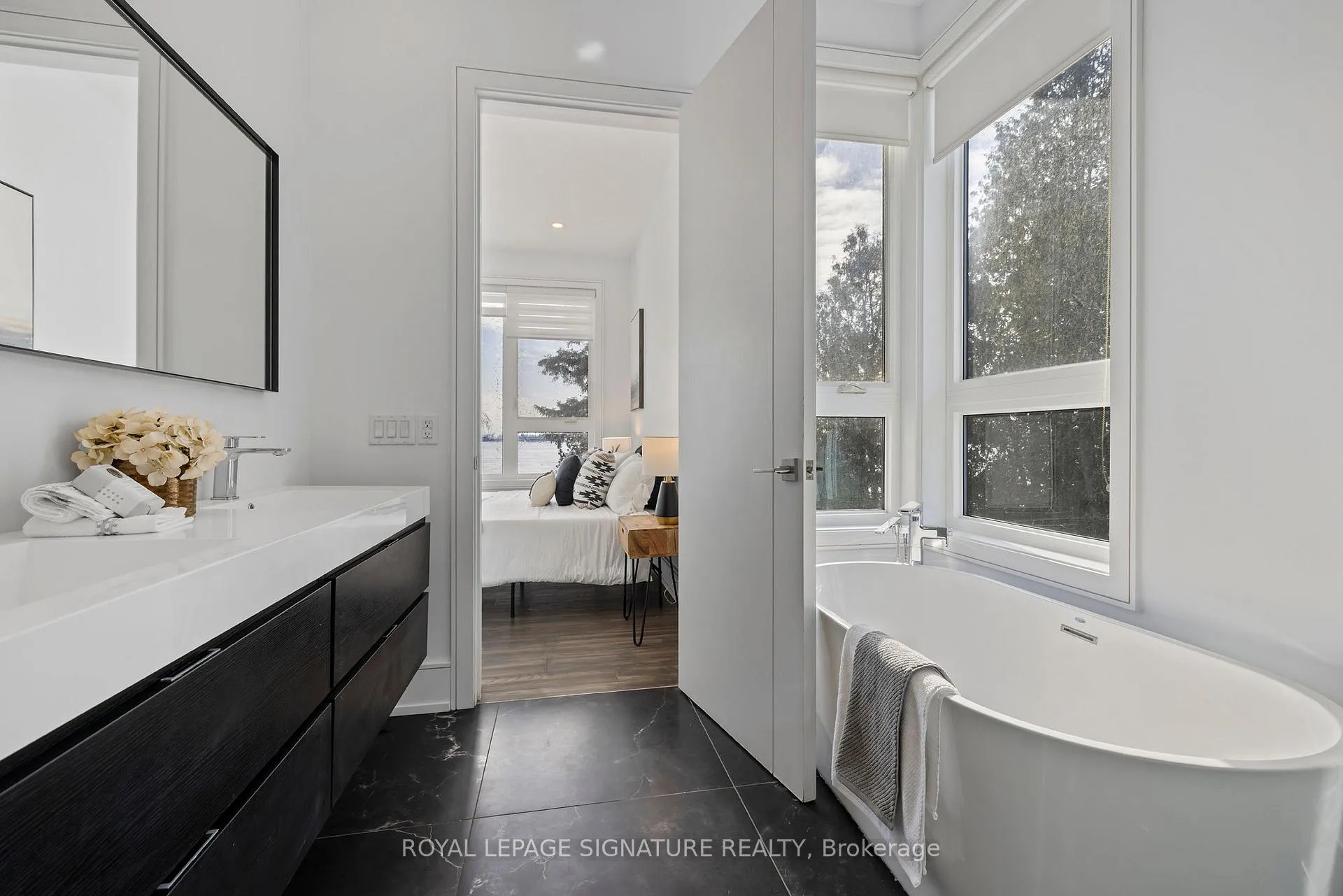 Photo 21 of 290 North Shore Boulevard E, Burlington, LaSalle — HOMEH