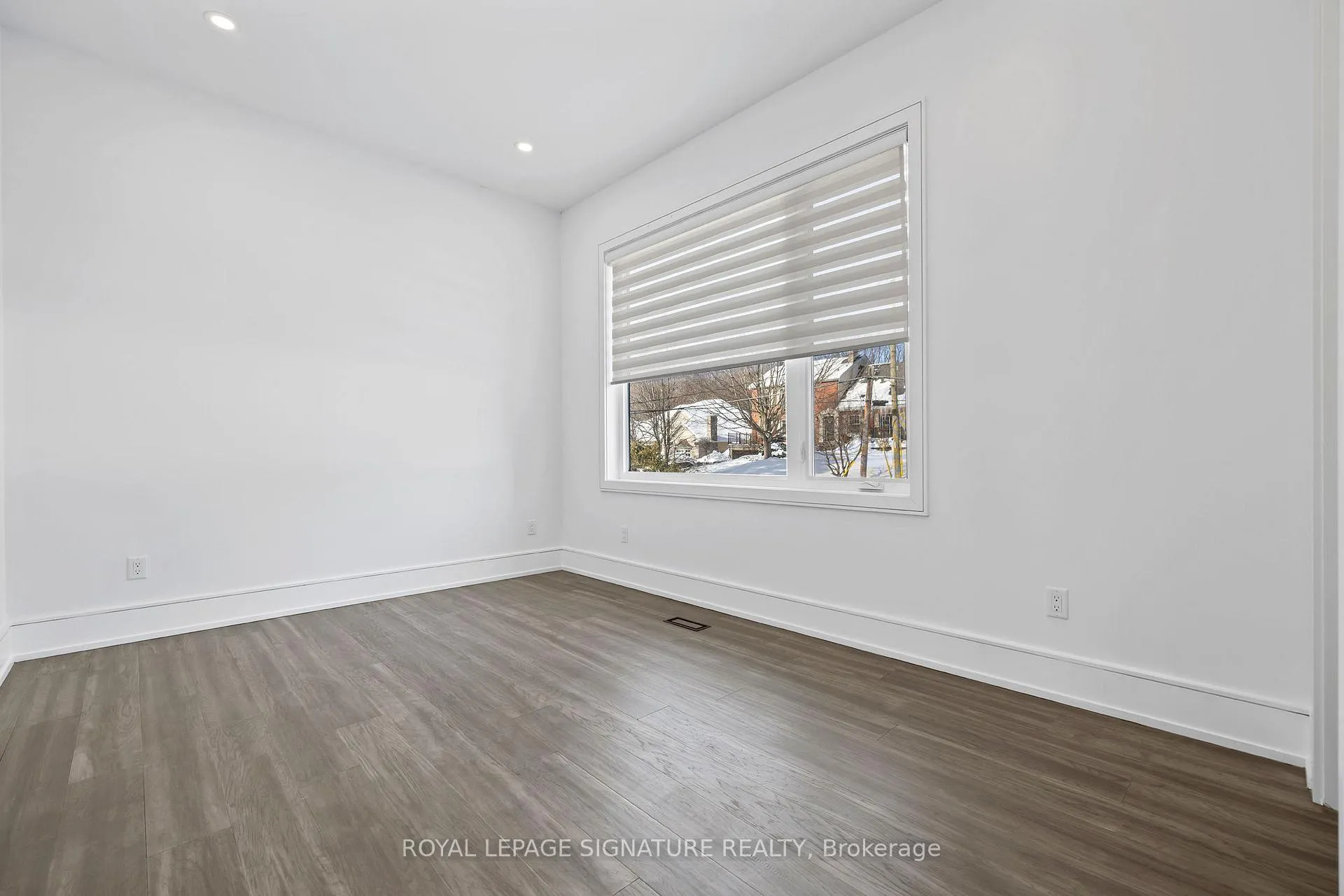 Photo 22 of 290 North Shore Boulevard E, Burlington, LaSalle — HOMEH