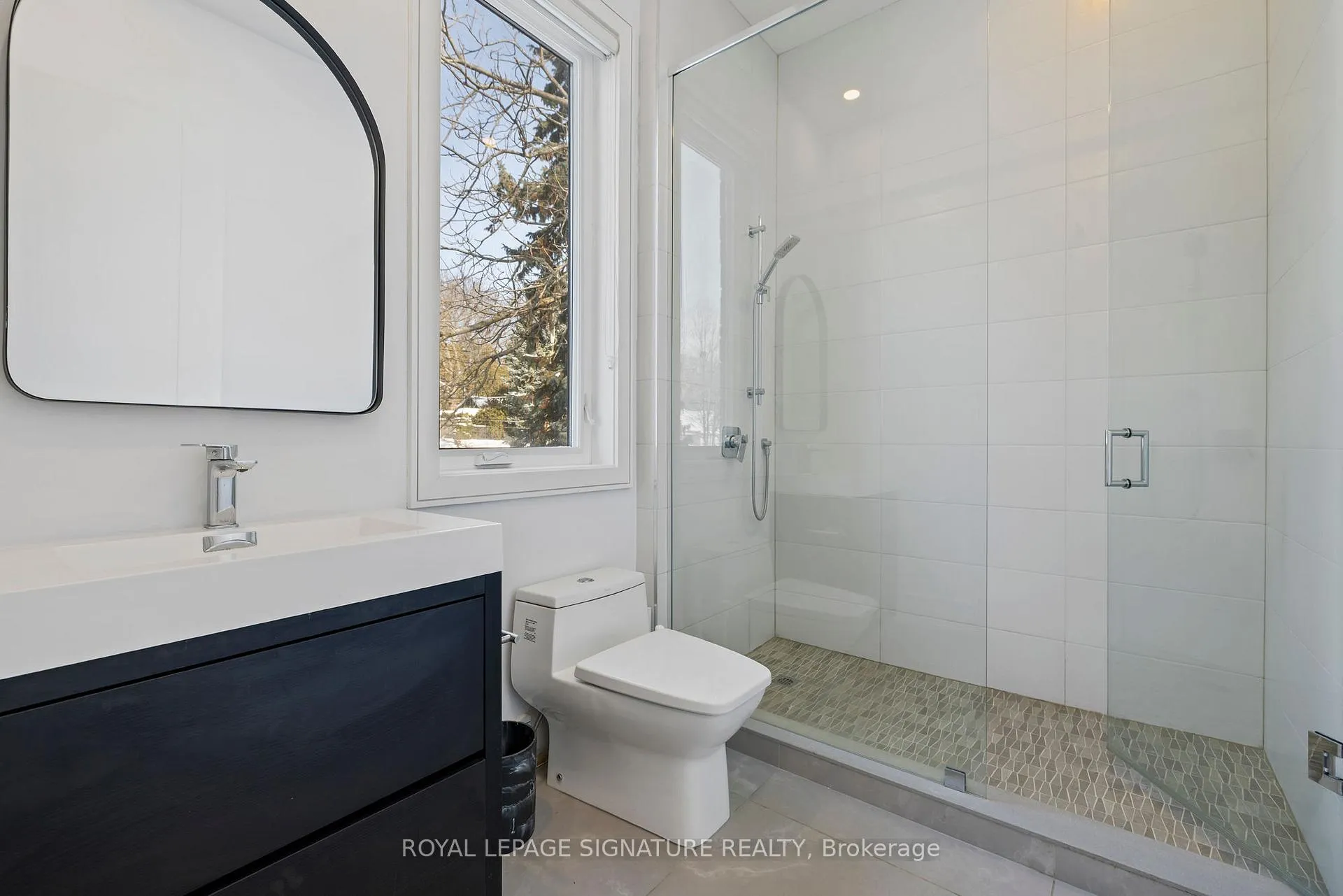 Photo 24 of 290 North Shore Boulevard E, Burlington, LaSalle — HOMEH