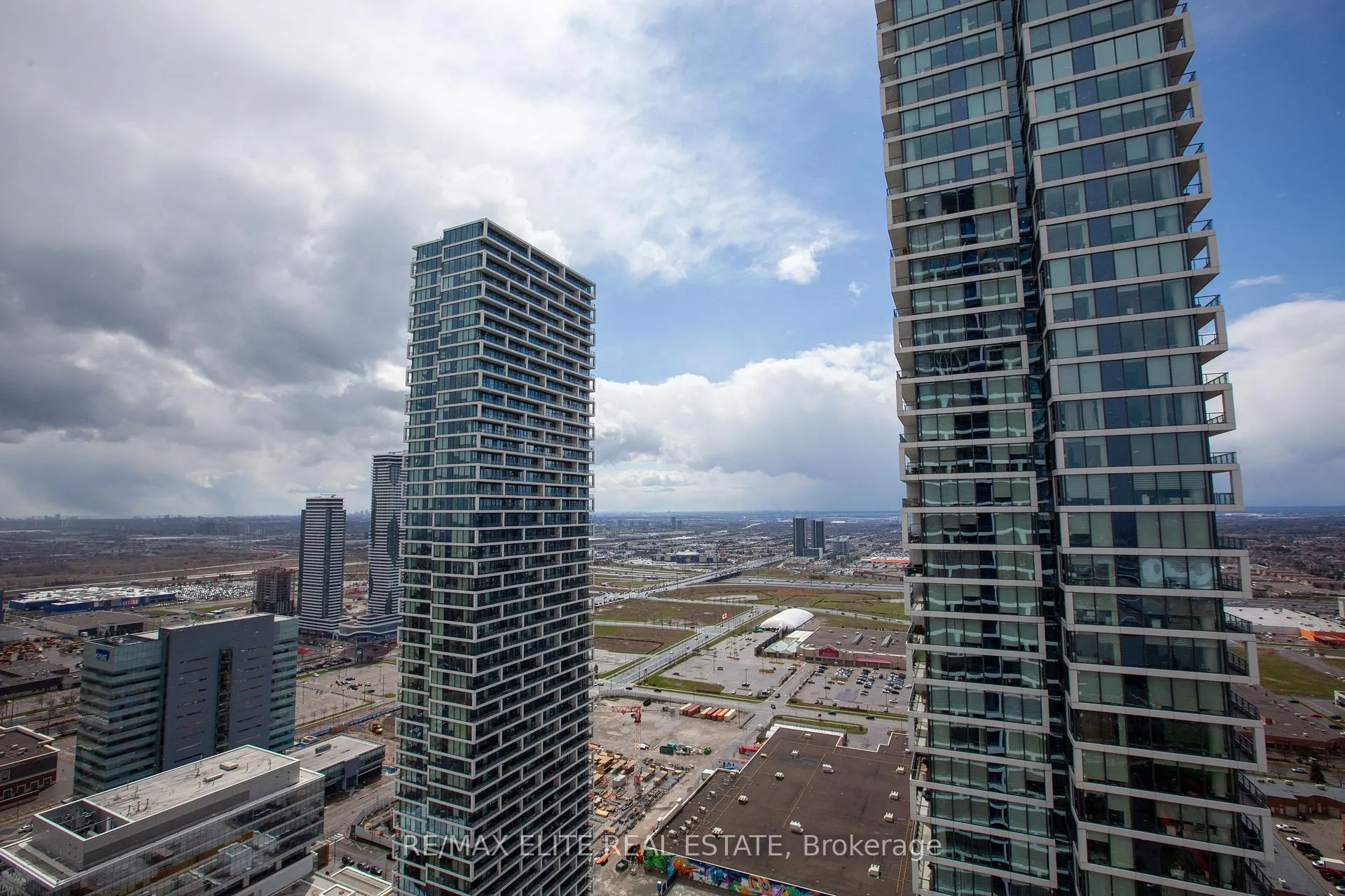 Photo 8 of Unit 4311, 950 Portage Parkway, Vaughan, Vaughan Corporate Centre — HOMEH