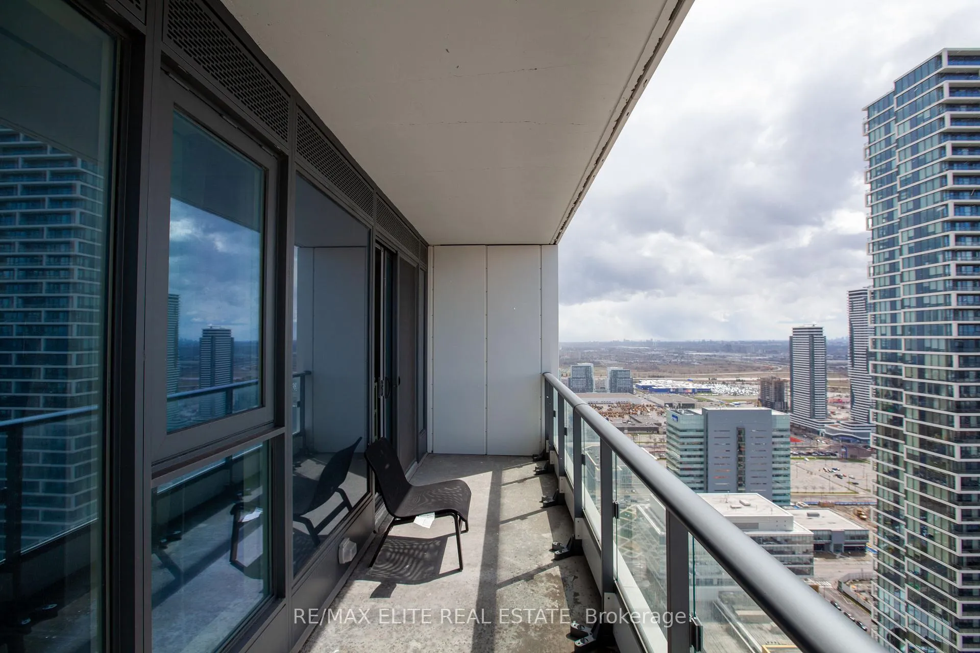 Photo 10 of Unit 4311, 950 Portage Parkway, Vaughan, Vaughan Corporate Centre — HOMEH