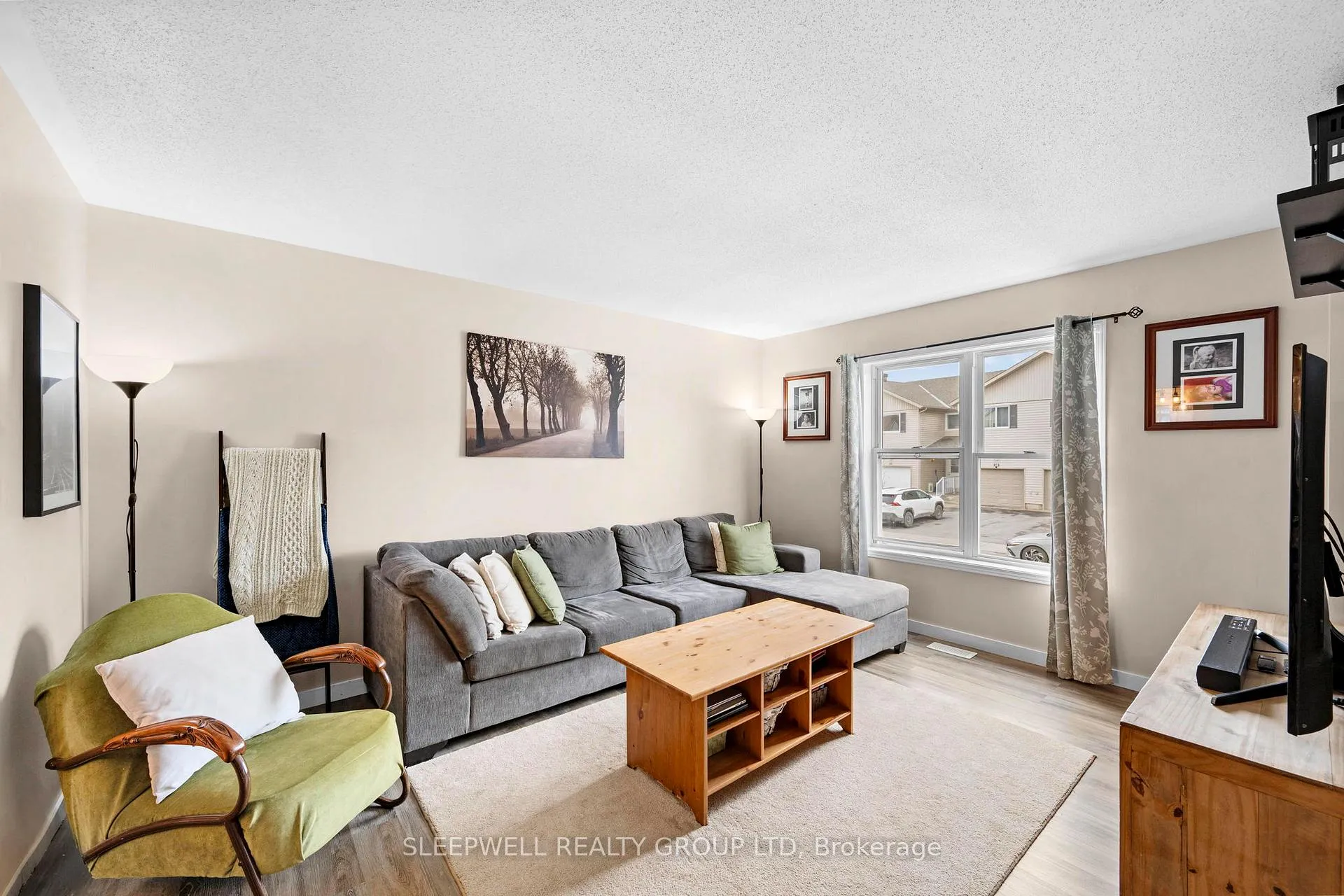 Photo 4 of 11 Johnston Street, Carleton Place — HOMEH
