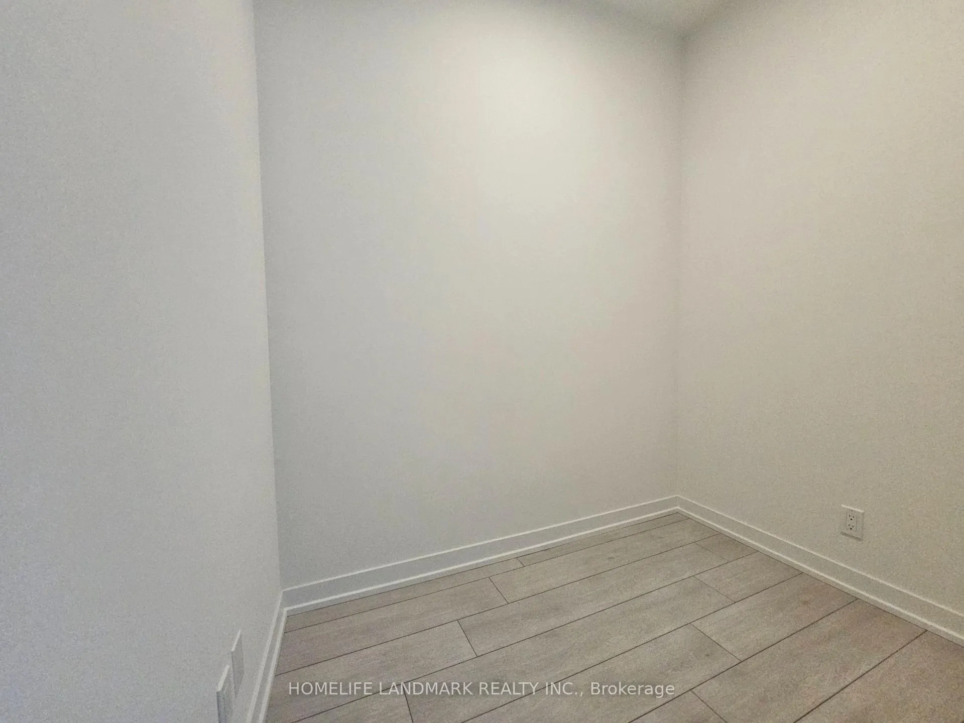 Photo 3 of Unit 2104, 39 Mary Street, Barrie, City Centre — HOMEH