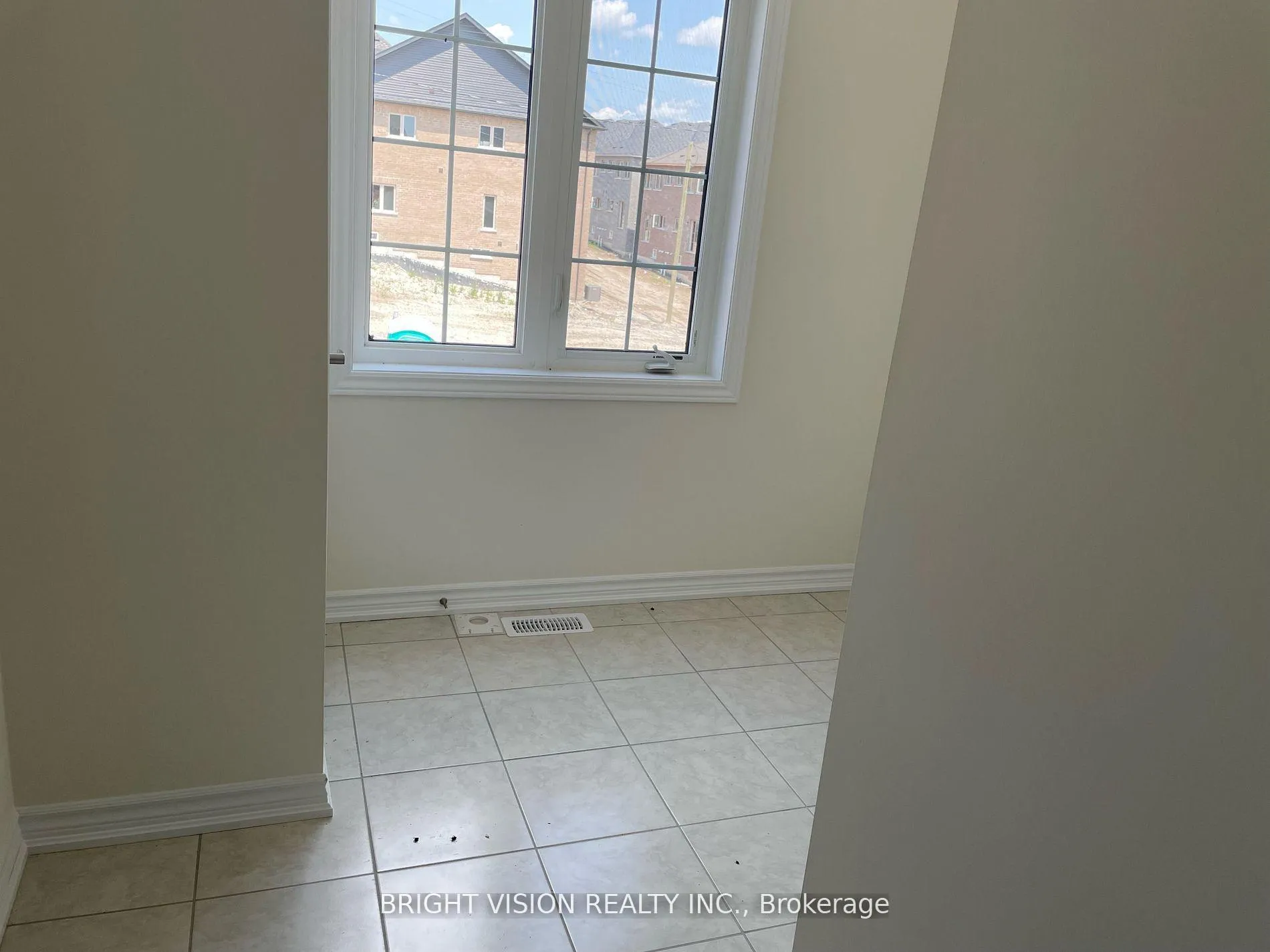 Photo 5 of 1151 Azalea Avenue, Pickering, Rural Pickering — HOMEH