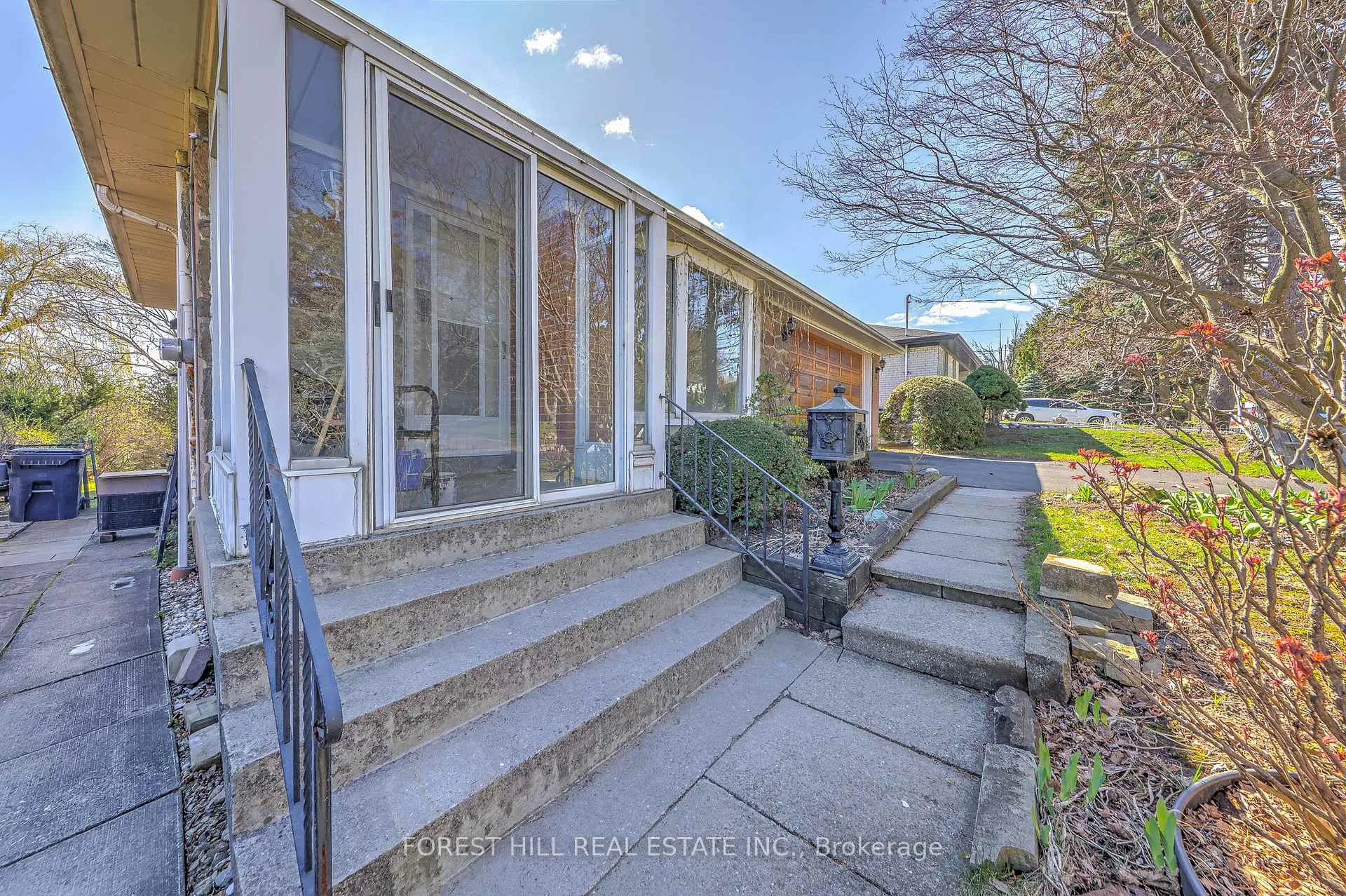 Photo 2 of 63 Hopperton Drive, North York, St. Andrew-Windfields — HOMEH