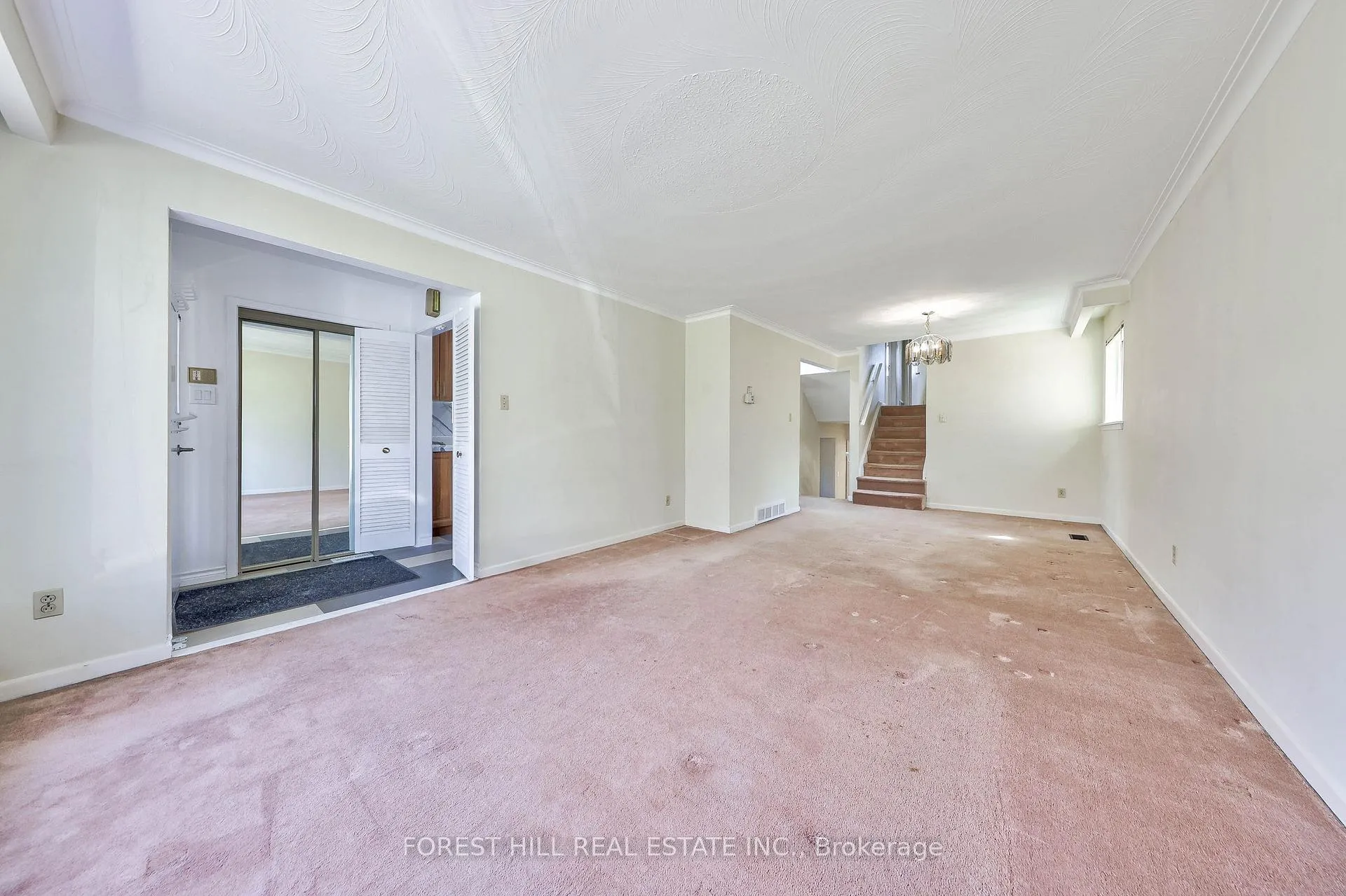 Photo 3 of 63 Hopperton Drive, North York, St. Andrew-Windfields — HOMEH