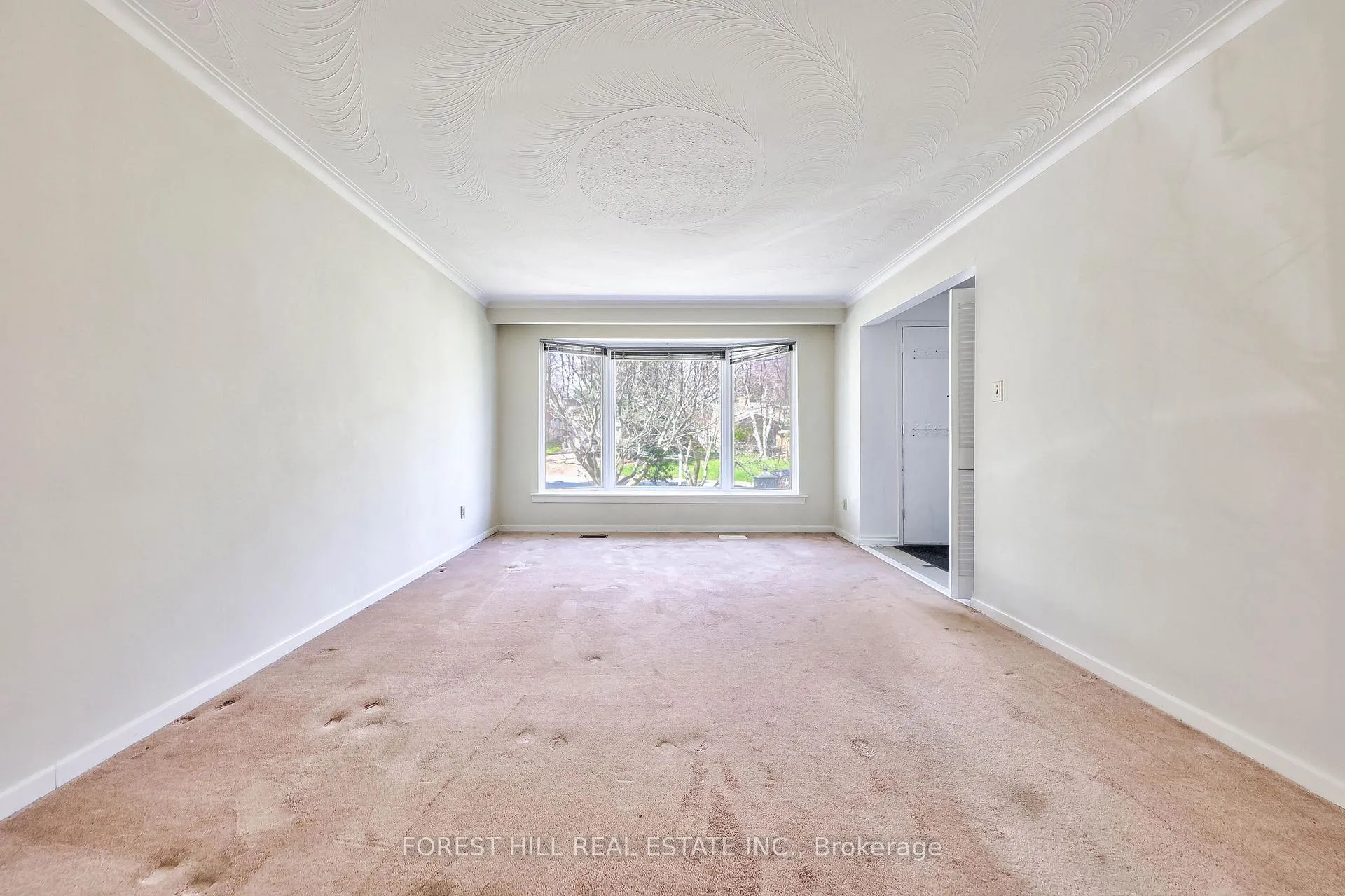 Photo 5 of 63 Hopperton Drive, North York, St. Andrew-Windfields — HOMEH