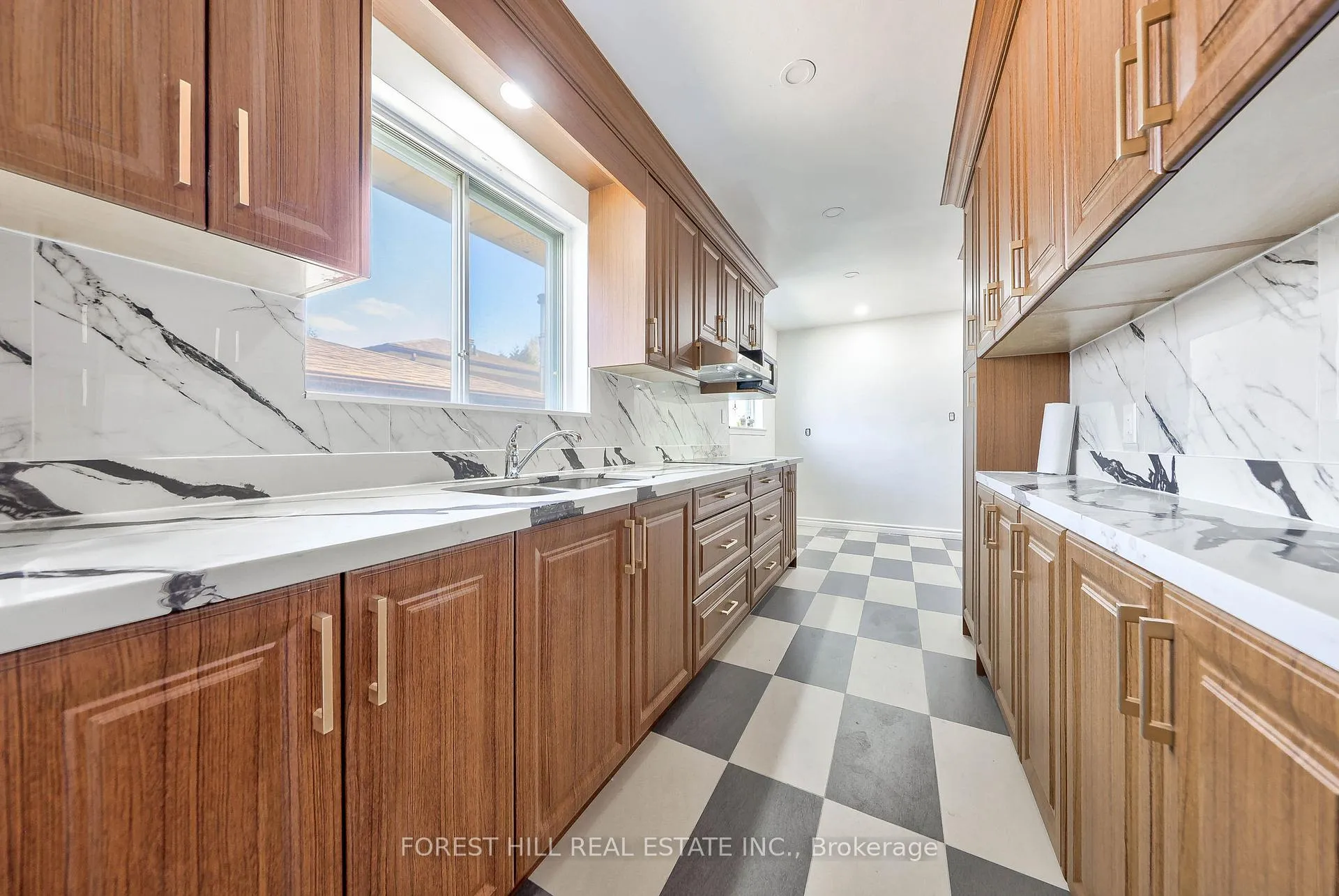 Photo 7 of 63 Hopperton Drive, North York, St. Andrew-Windfields — HOMEH