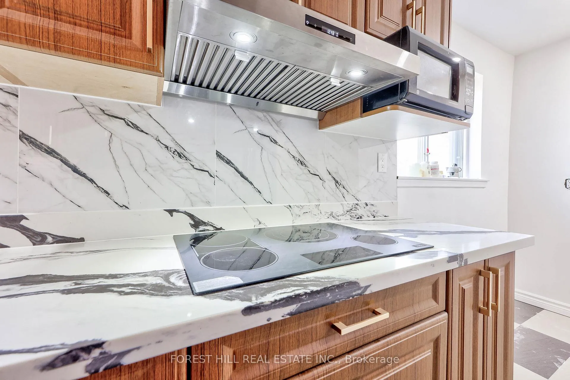 Photo 9 of 63 Hopperton Drive, North York, St. Andrew-Windfields — HOMEH