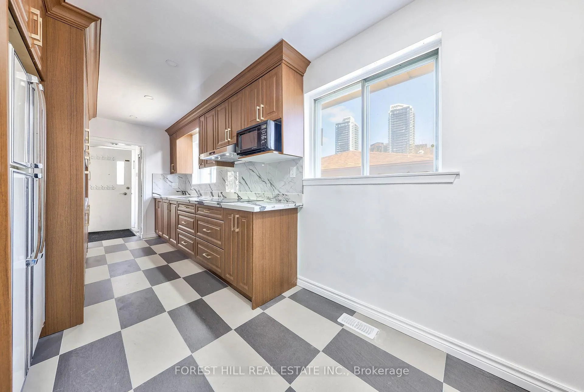 Photo 10 of 63 Hopperton Drive, North York, St. Andrew-Windfields — HOMEH