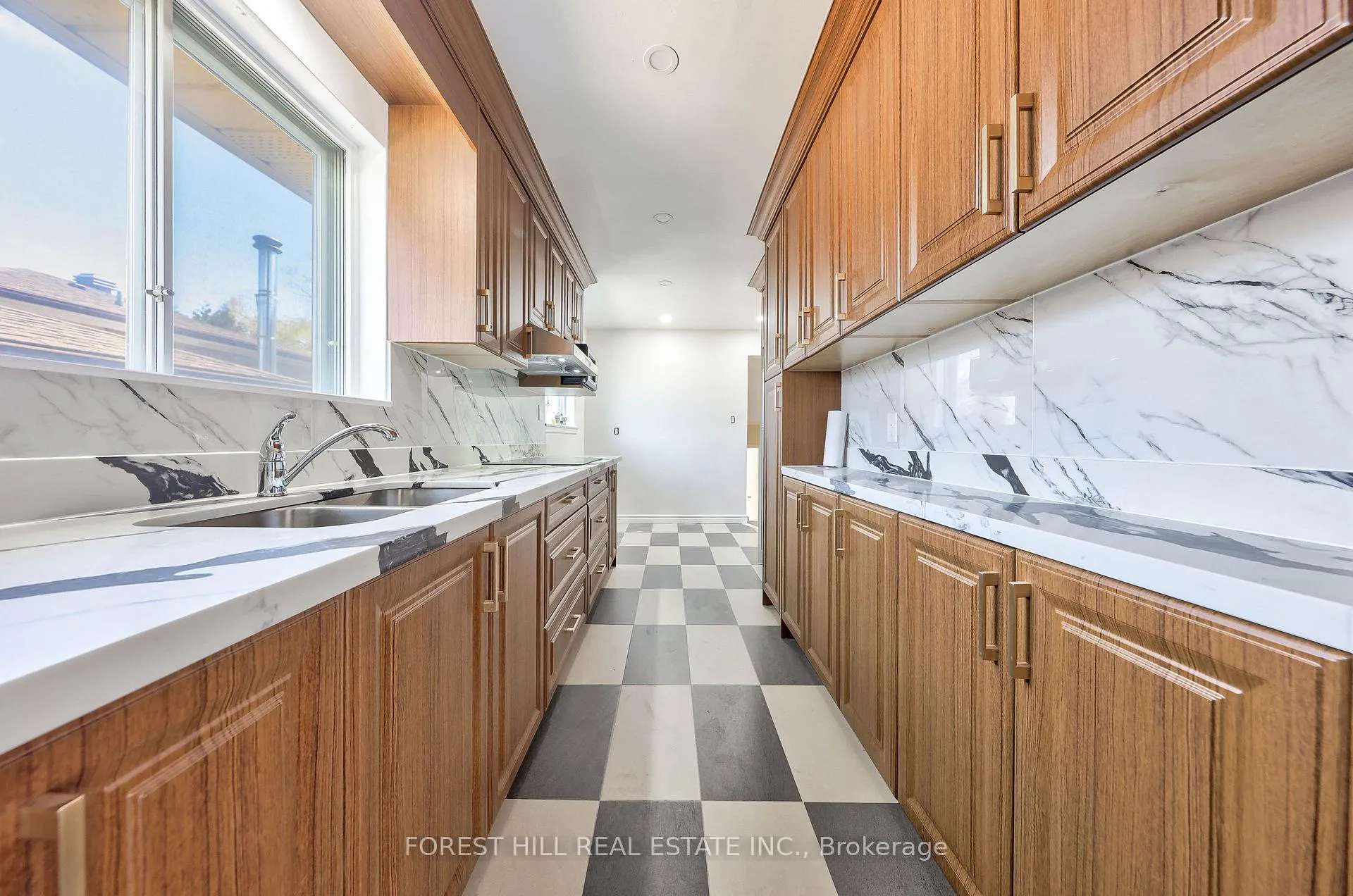 Photo 12 of 63 Hopperton Drive, North York, St. Andrew-Windfields — HOMEH