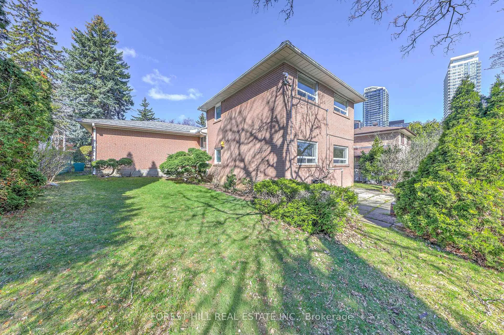 Photo 25 of 63 Hopperton Drive, North York, St. Andrew-Windfields — HOMEH