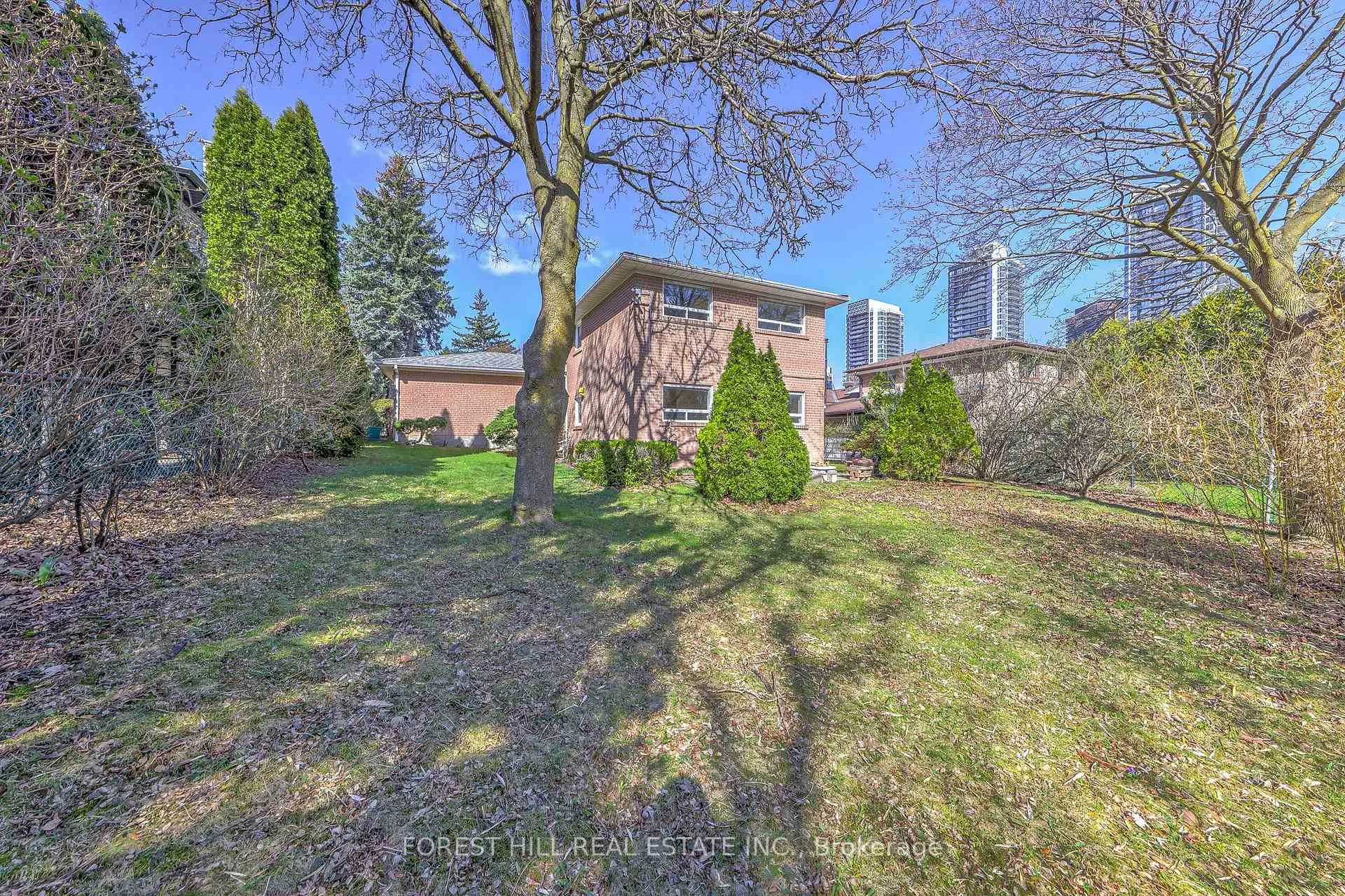 Photo 26 of 63 Hopperton Drive, North York, St. Andrew-Windfields — HOMEH