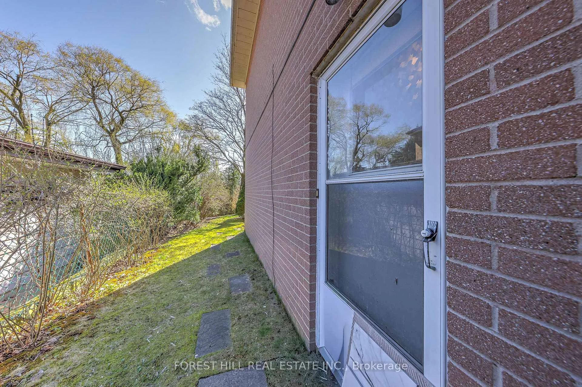 Photo 31 of 63 Hopperton Drive, North York, St. Andrew-Windfields — HOMEH