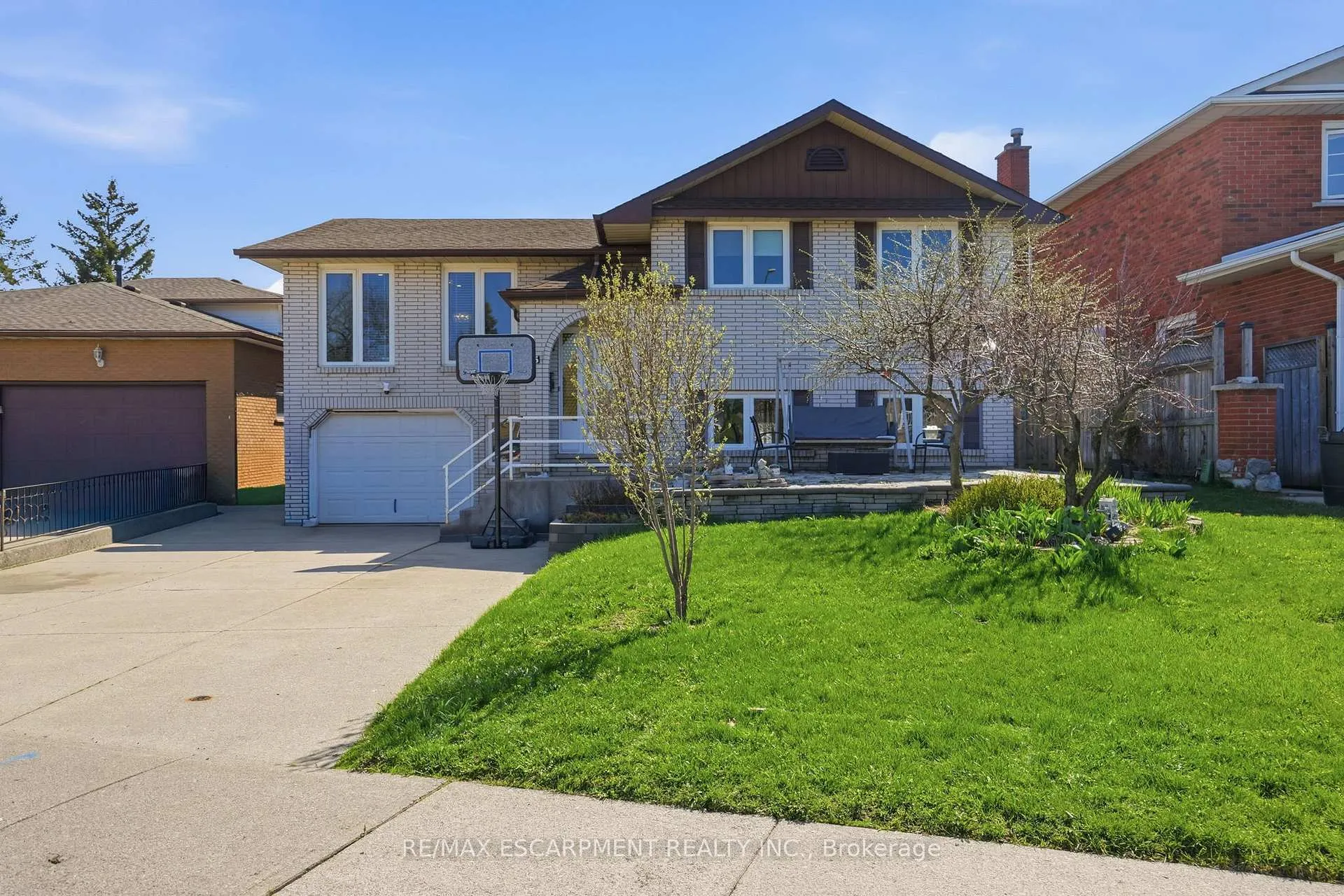 Photo 3 of 85 Summerlea Drive, Hamilton, Lisgar — HOMEH