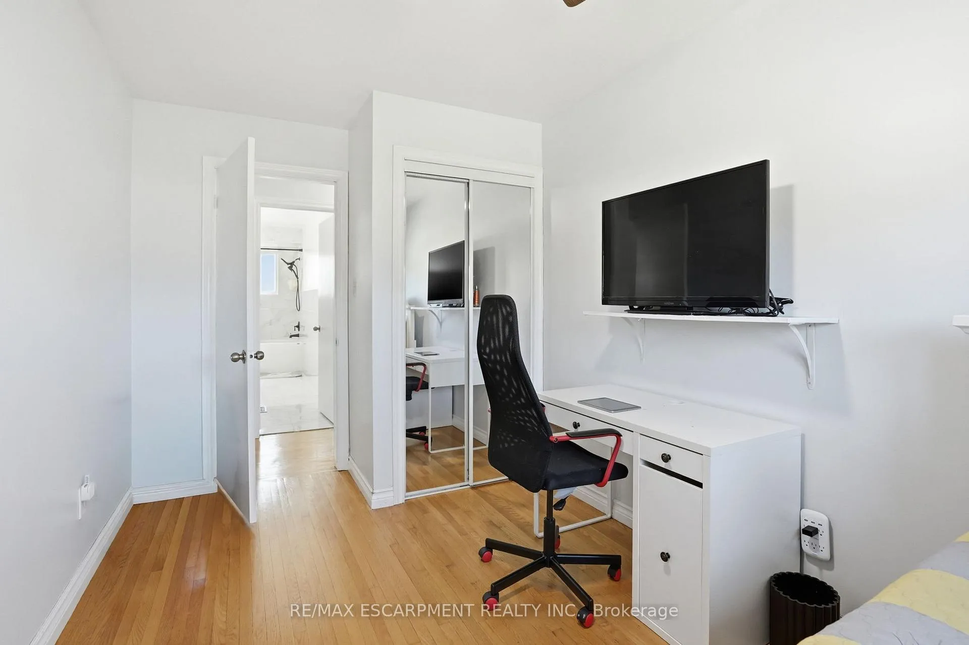 Photo 24 of 85 Summerlea Drive, Hamilton, Lisgar — HOMEH