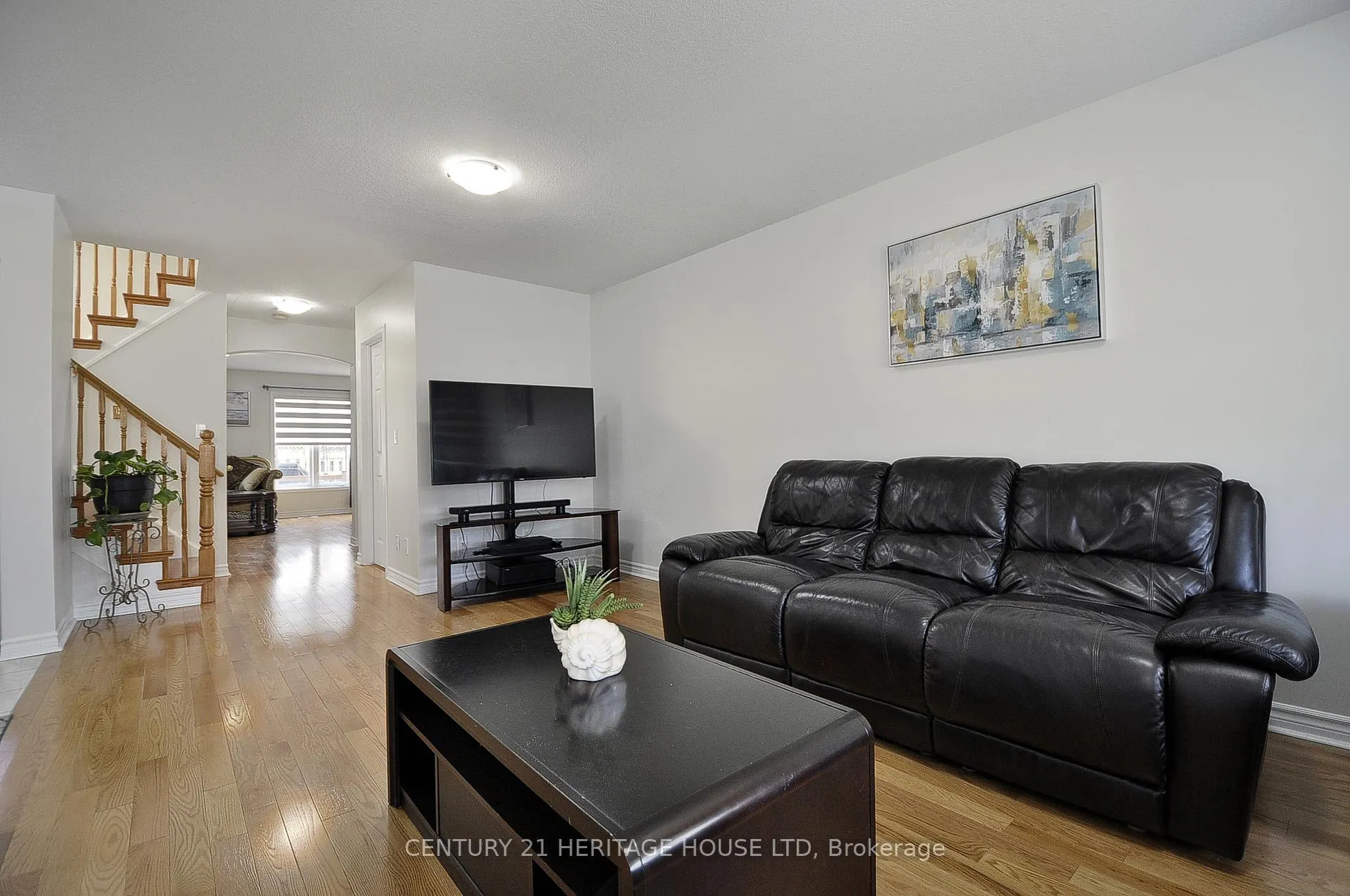 Photo 8 of 153 Coulthard Boulevard, Cambridge — HOMEH