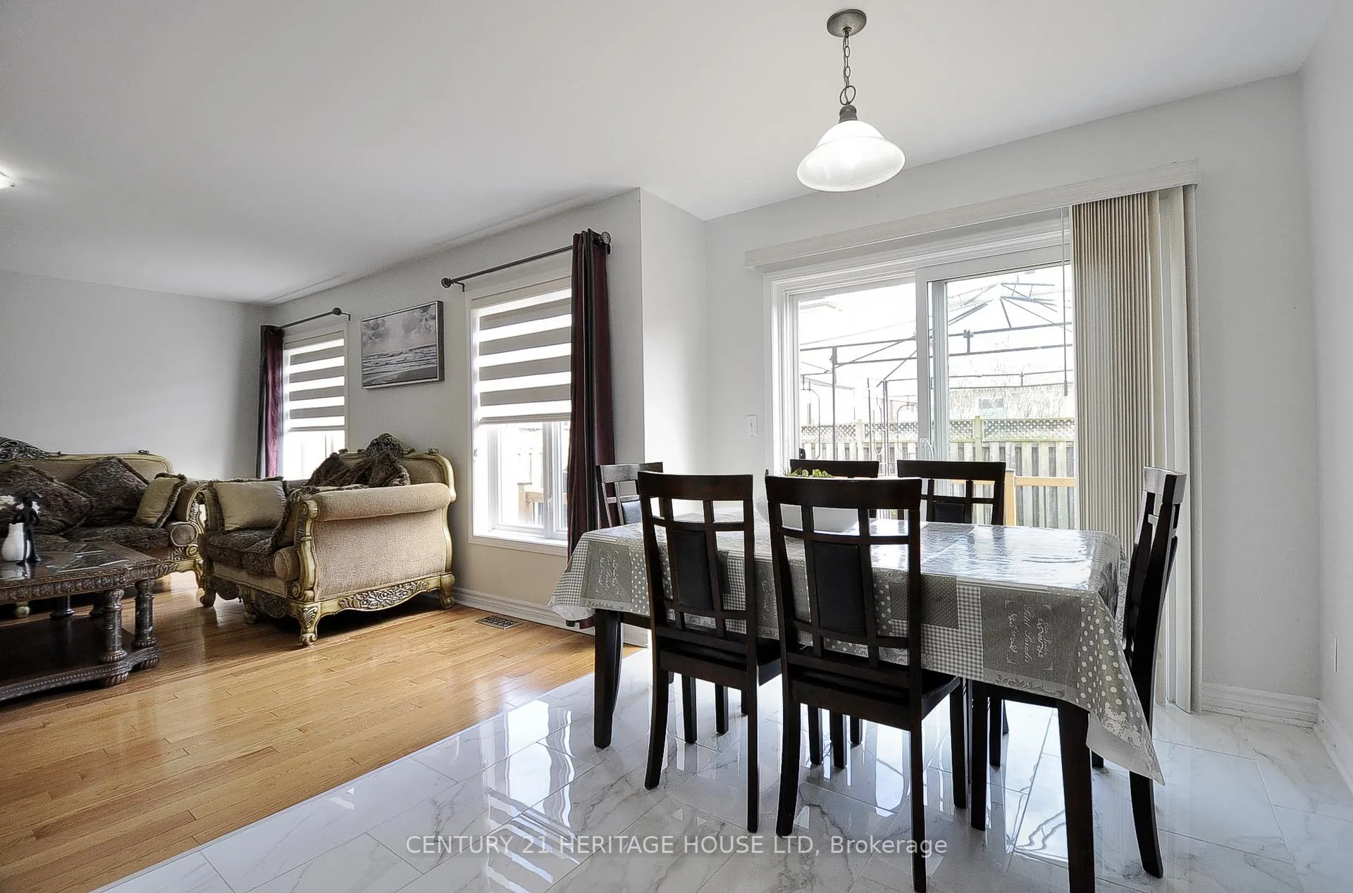Photo 15 of 153 Coulthard Boulevard, Cambridge — HOMEH
