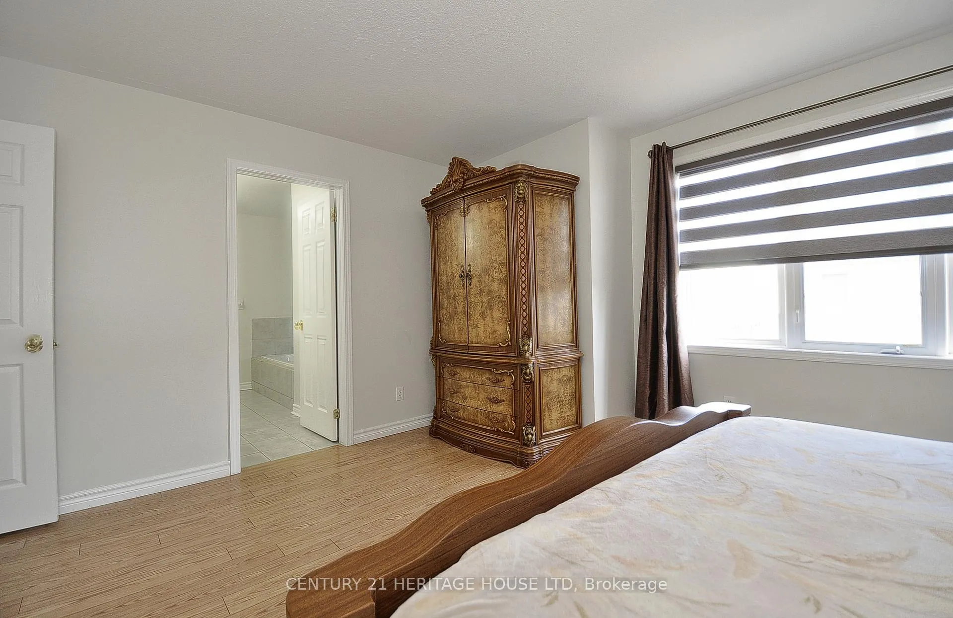 Photo 23 of 153 Coulthard Boulevard, Cambridge — HOMEH